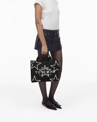 THE MEDIUM TOTE