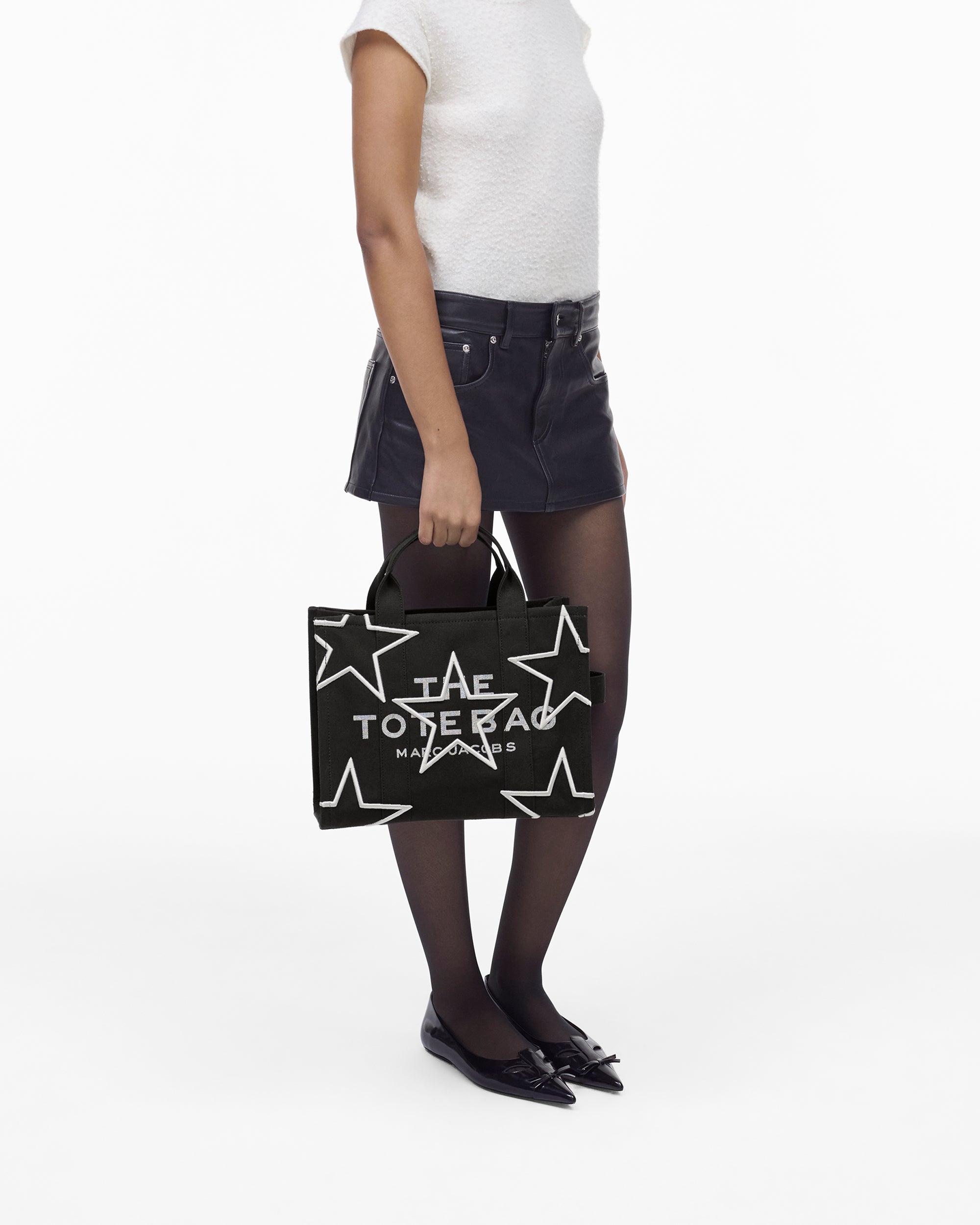 THE MEDIUM TOTE