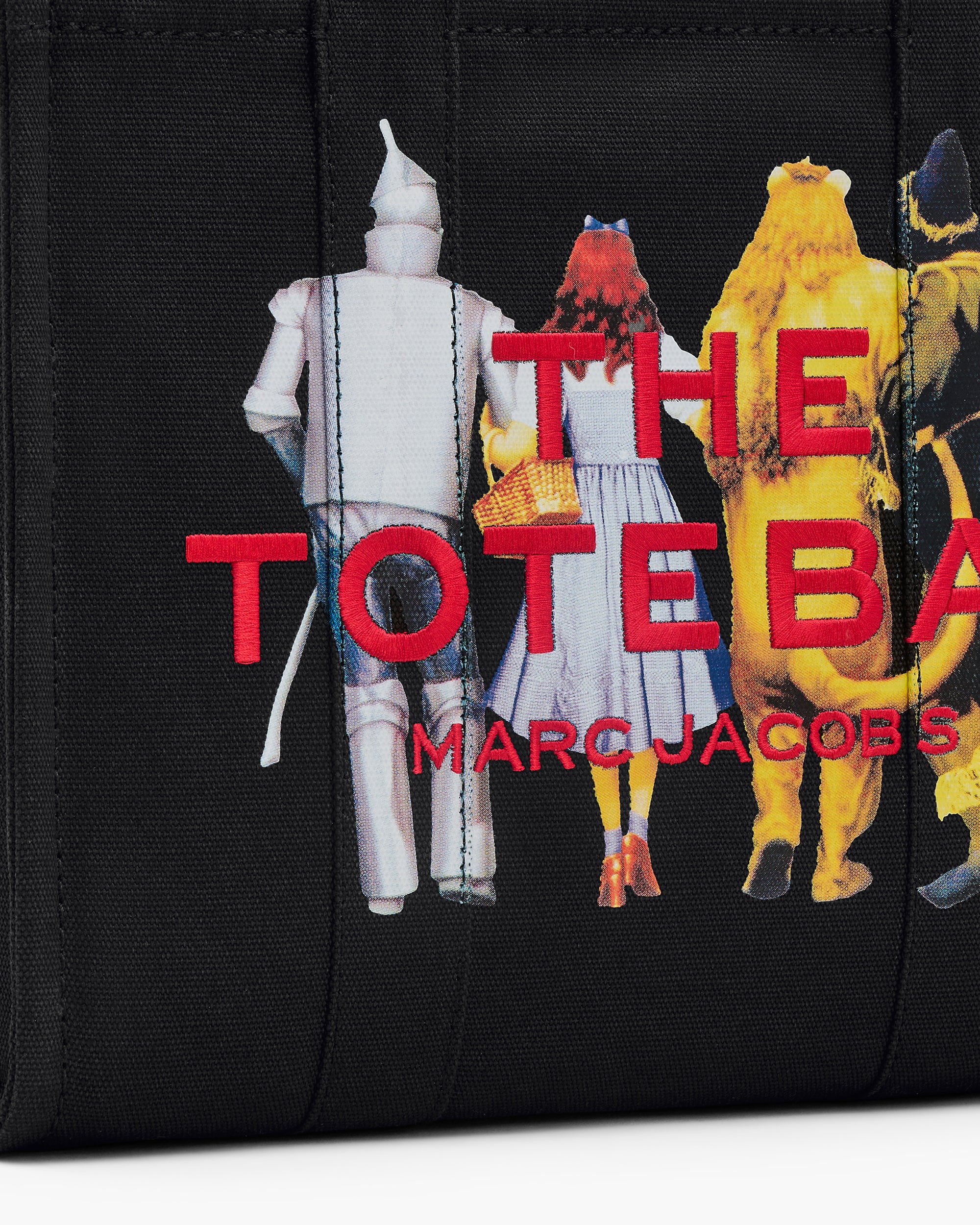 THE MEDIUM TOTE