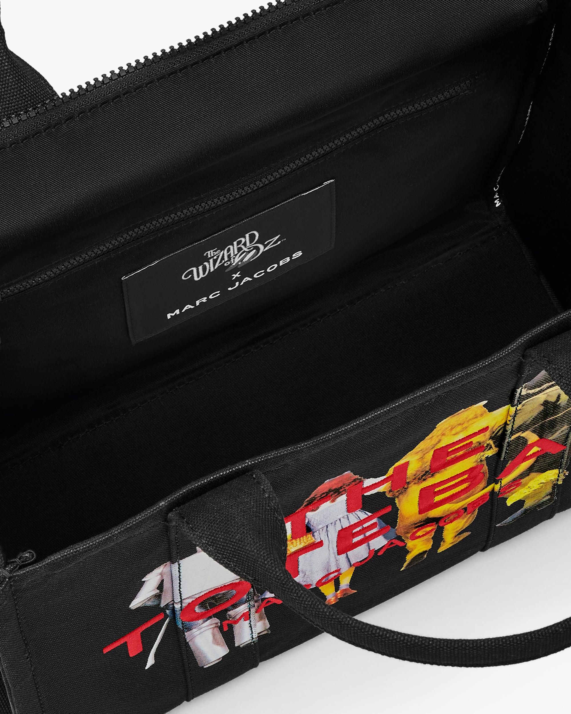 THE MEDIUM TOTE