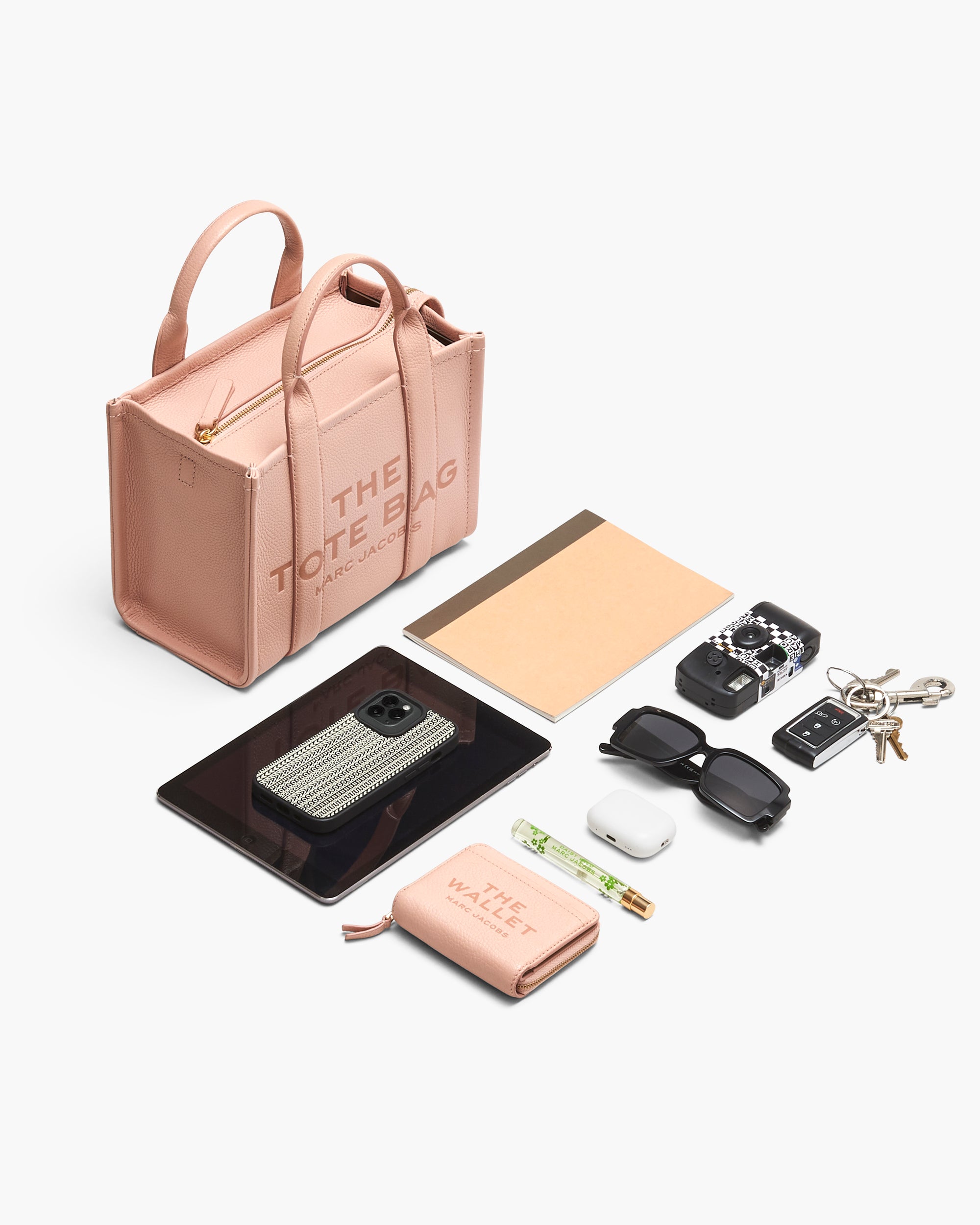 THE MEDIUM TOTE
