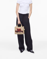 THE MEDIUM TOTE