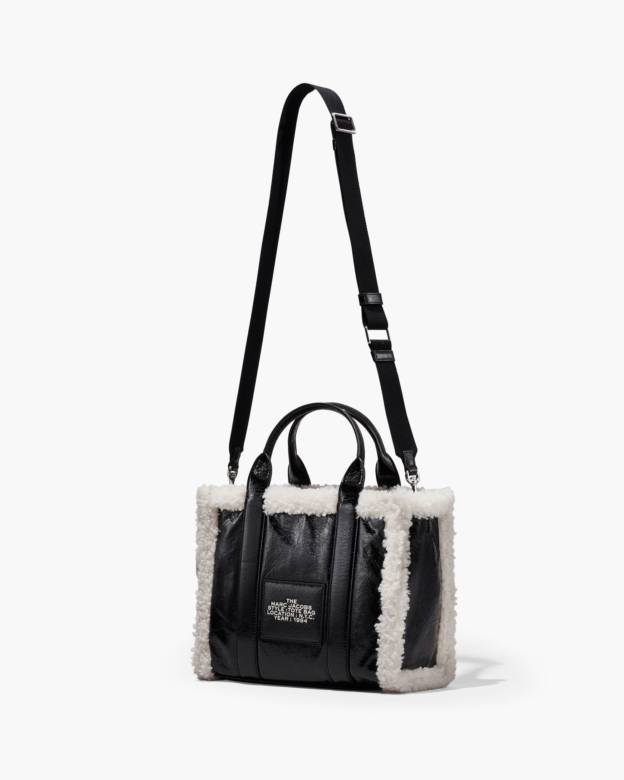 THE MEDIUM TOTE
