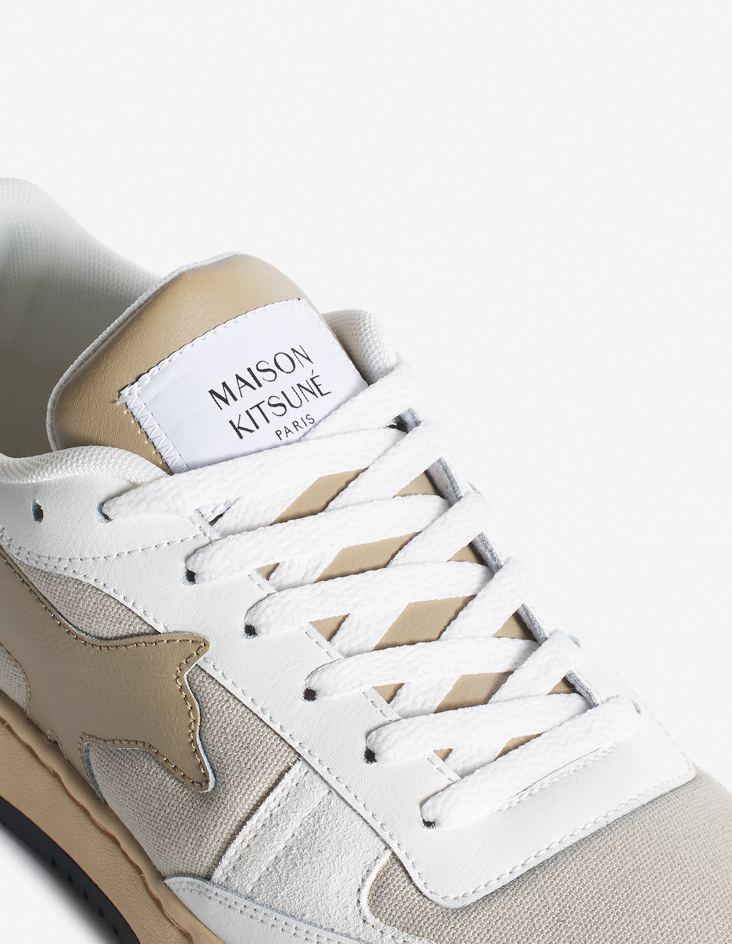 Chiru Trainers - Medium Grey/White