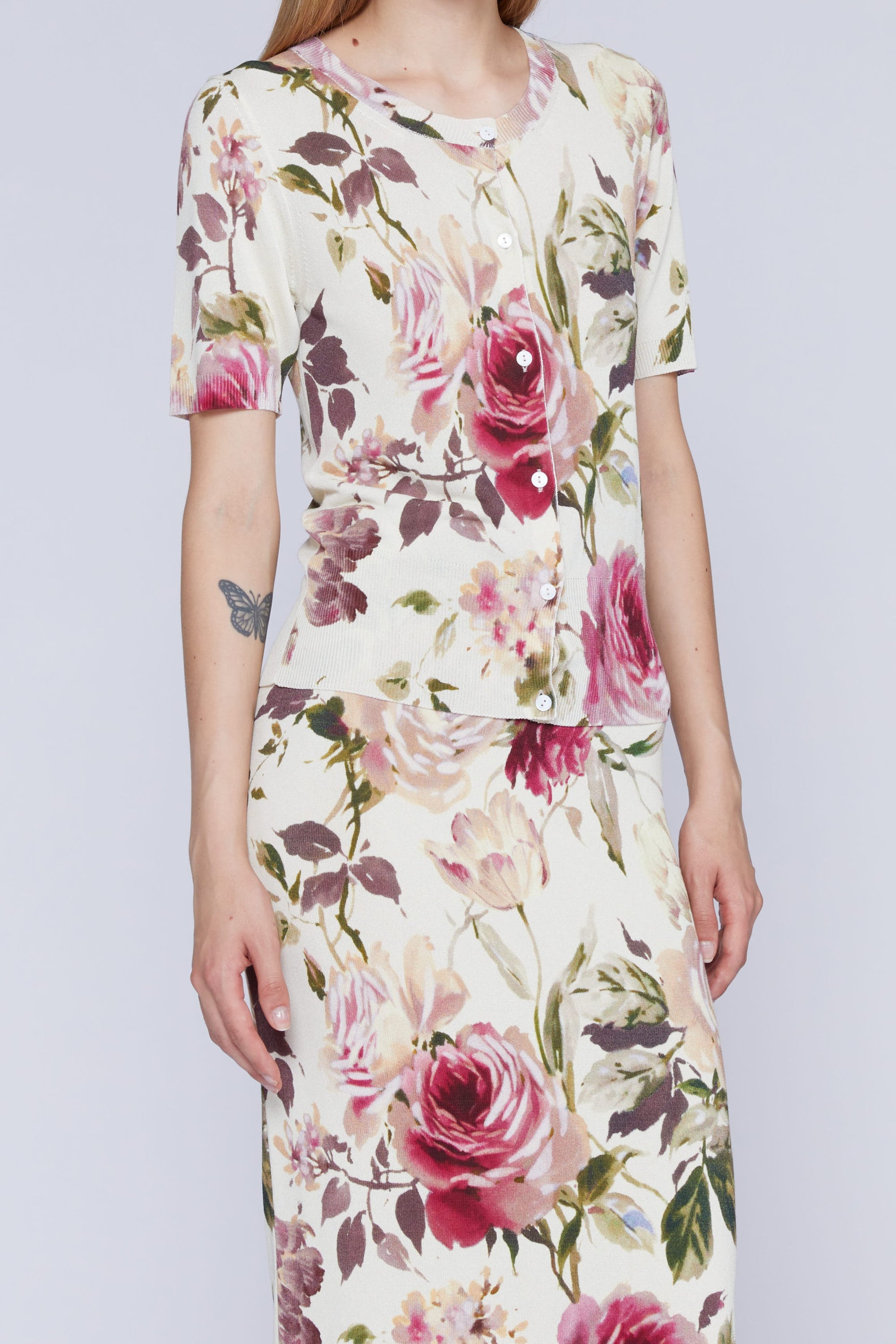 CARDIGAN MANCHES COURTES IMPRIMÉ ROSES
