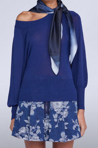 HAUT TRICOTÉ BLEU MANCHES LONGUES