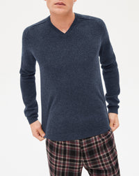 Pull V ajusté emmanchures marteau en cachemire - Indigo