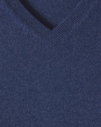 Pull V ajusté emmanchures marteau en cachemire - Indigo