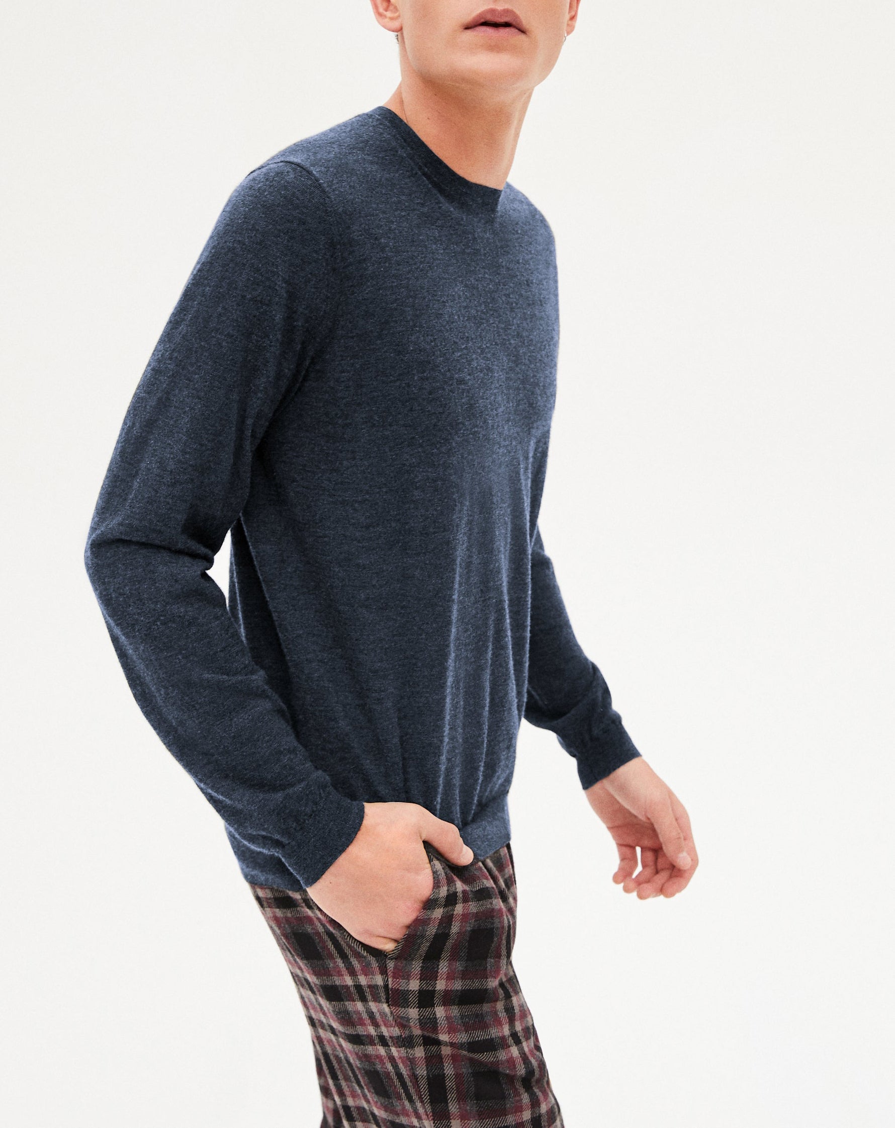 Pull ras de cou iconique ultrafin en cachemire - Indigo