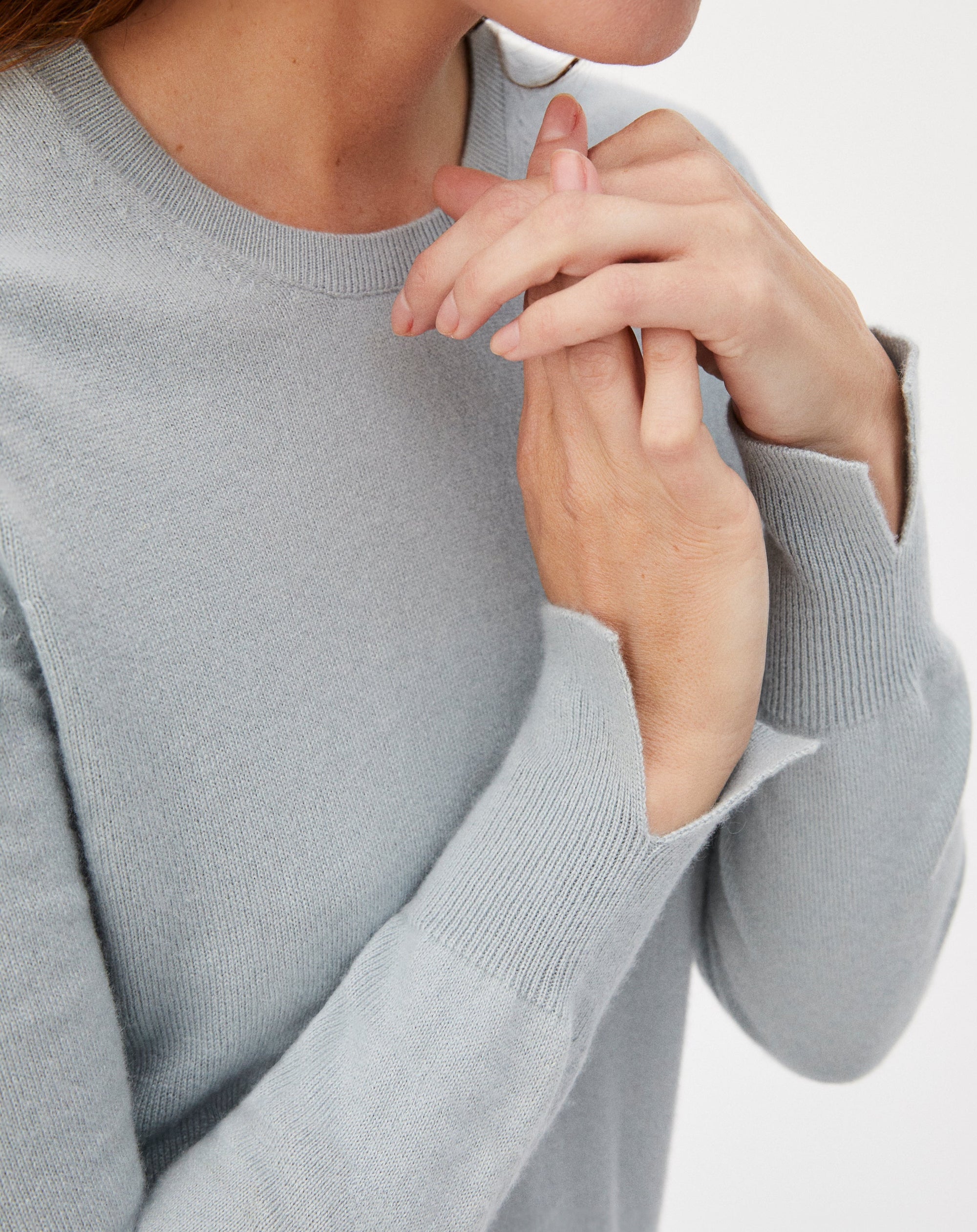 Slim-fit cashmere slit crew neck jumper - Jasmin
