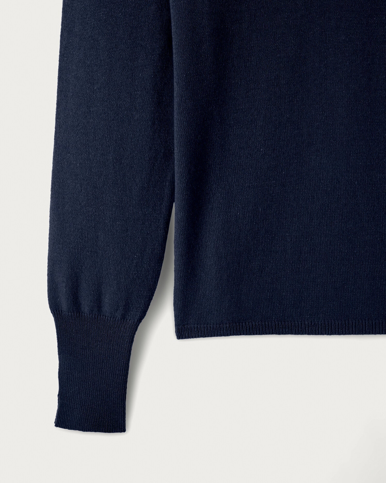 Slim-fit V-neck jumper with split cuffs in cashmere and silk - Navy