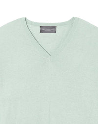 Ultra-fine cashmere V-neck jumper - Vert d'Eau