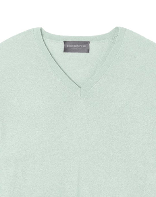 Ultra-fine cashmere V-neck jumper - Vert d'Eau
