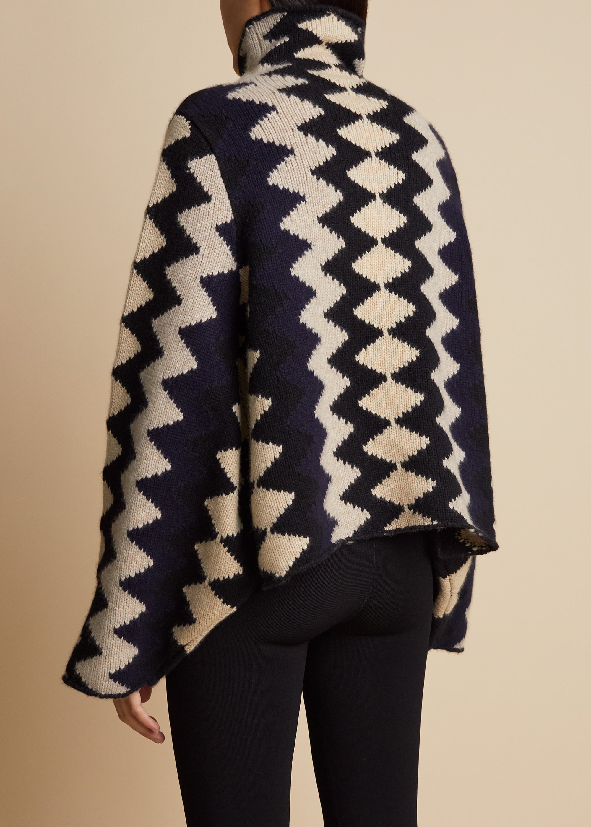 Molly sweater in cashmere - Navy Zig Zag Intarsia