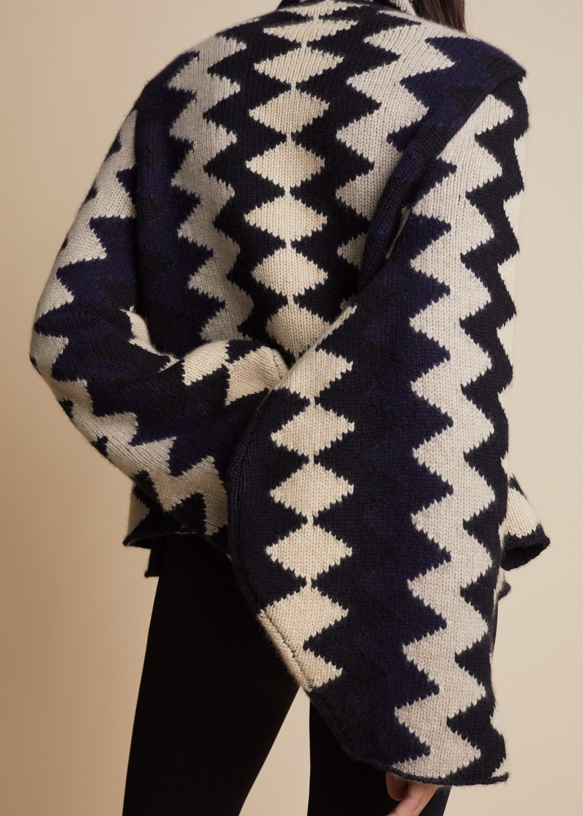 Molly sweater in cashmere - Navy Zig Zag Intarsia