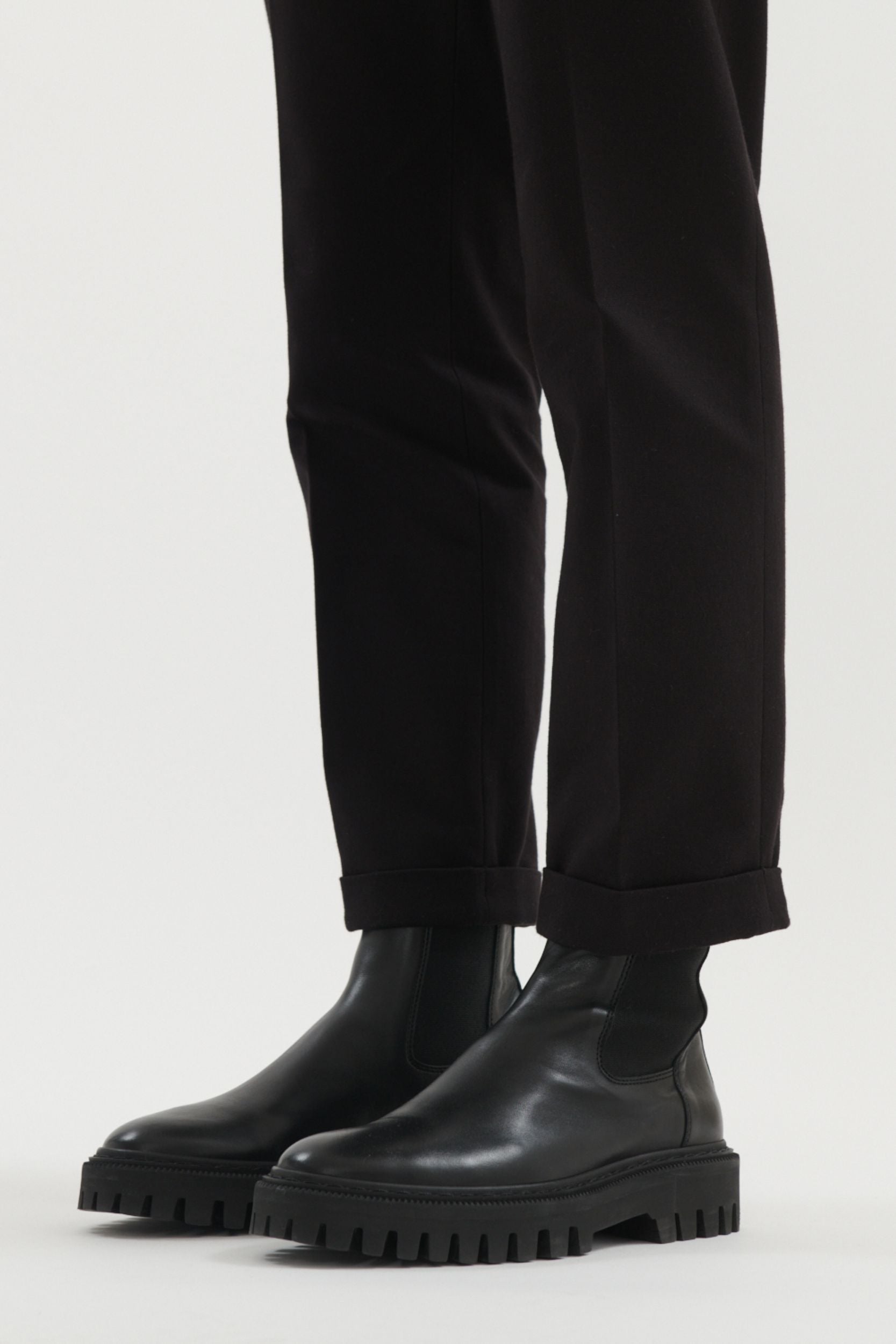 Kosmic Chelsea boots in leather - Black