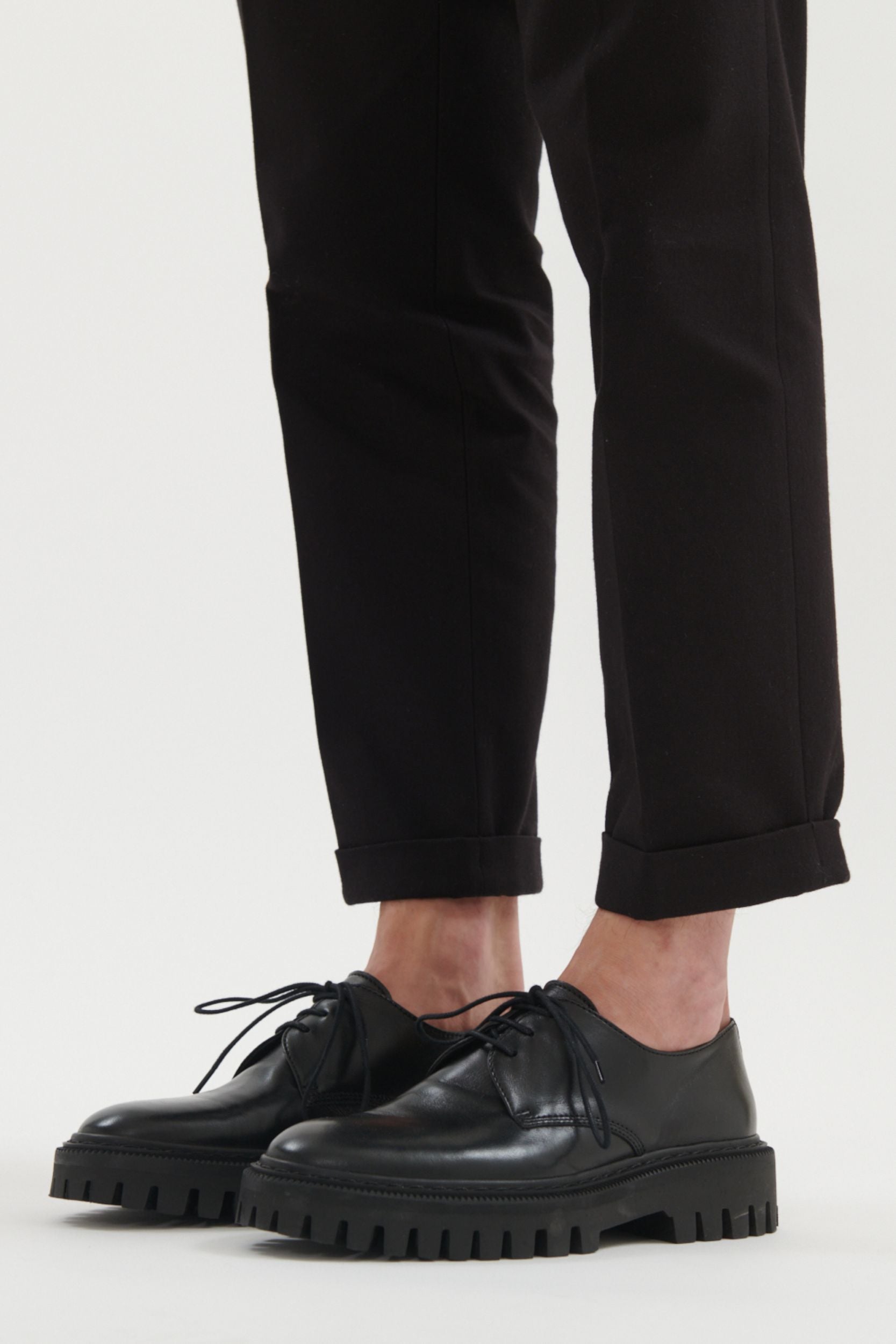 Kosmic Low leather Derbies - Black