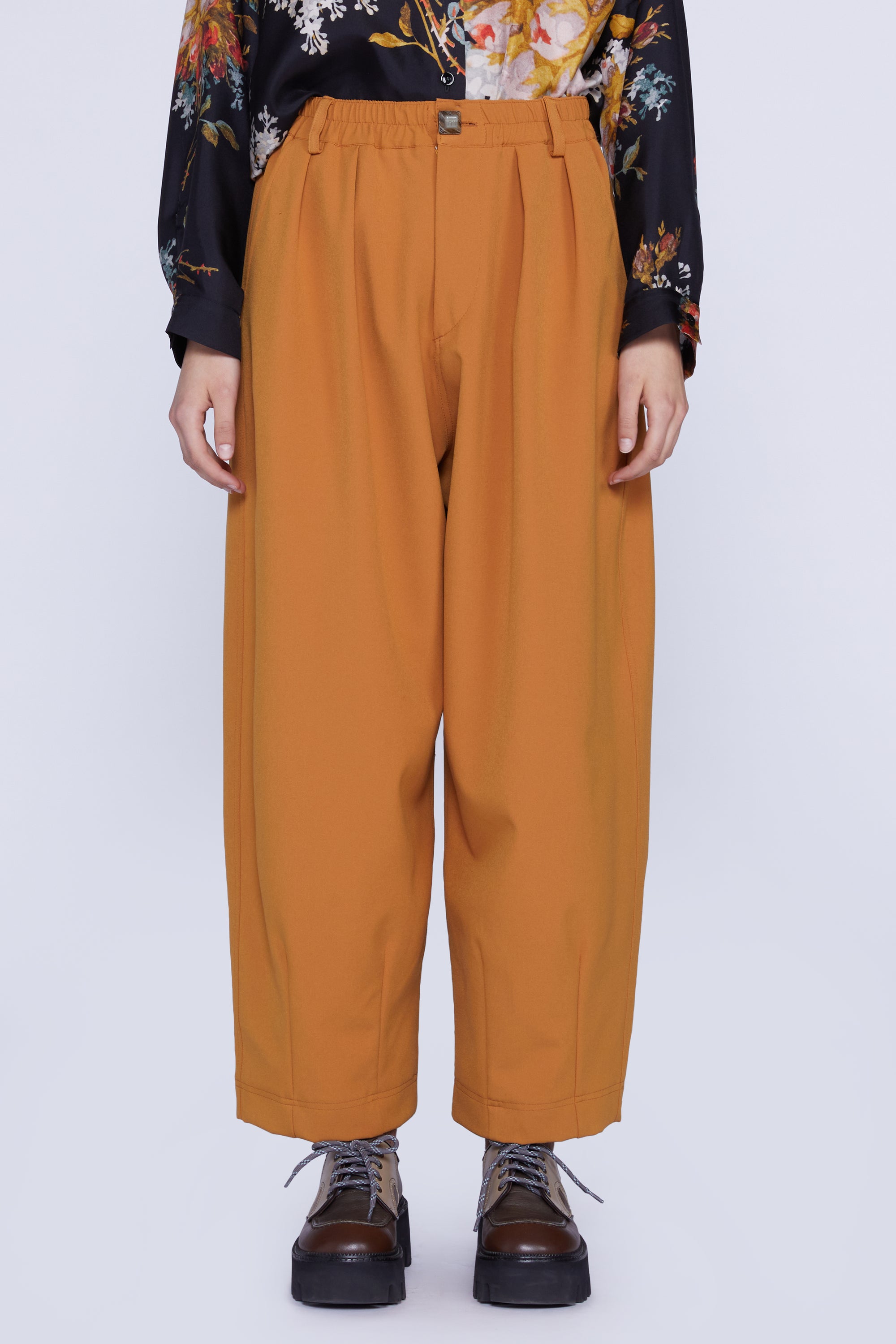 PANTALON LISSE AVEC ÉLASTIQUE EN TAILLE
