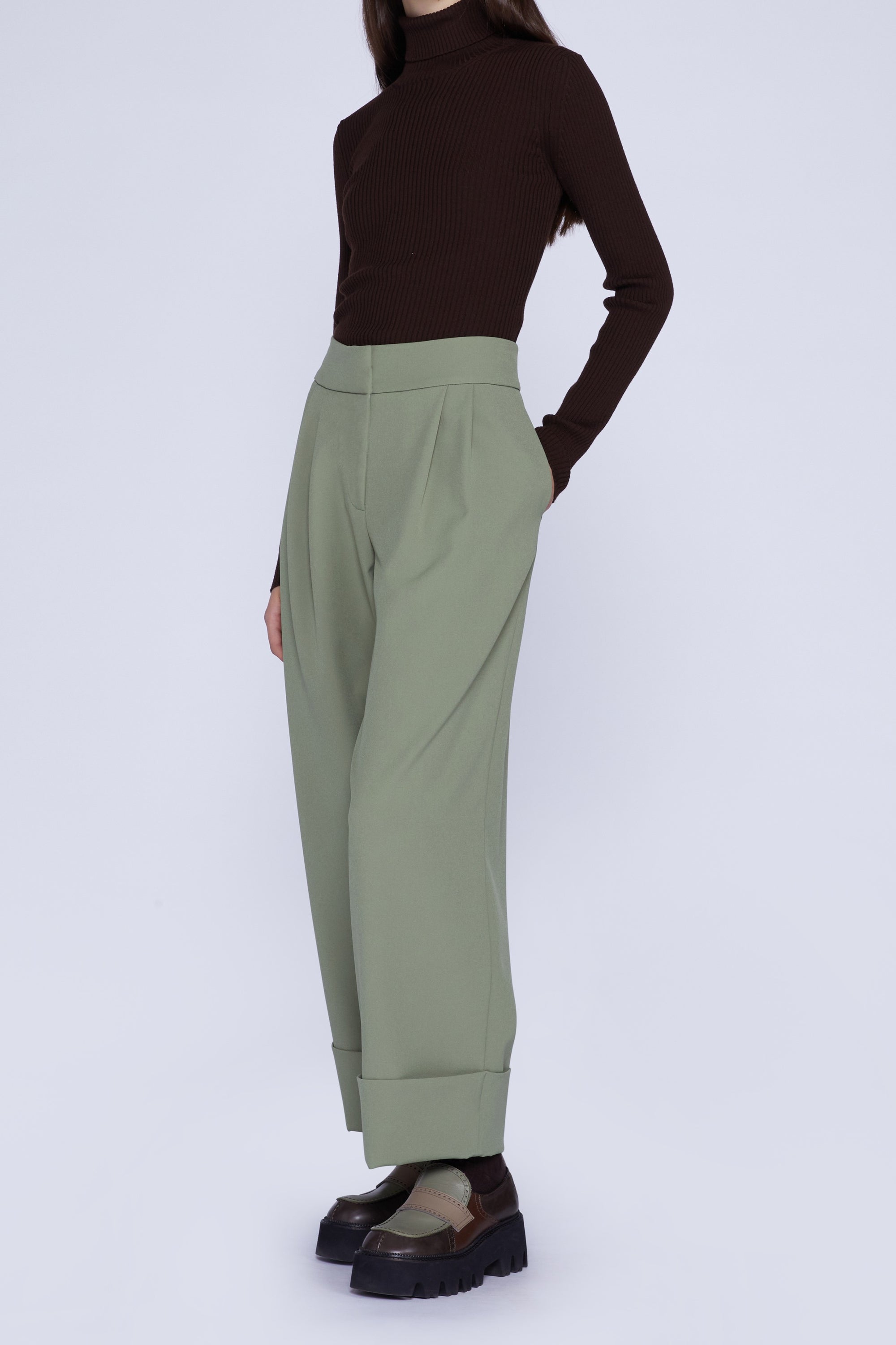 PANTALON AVEC REVERS