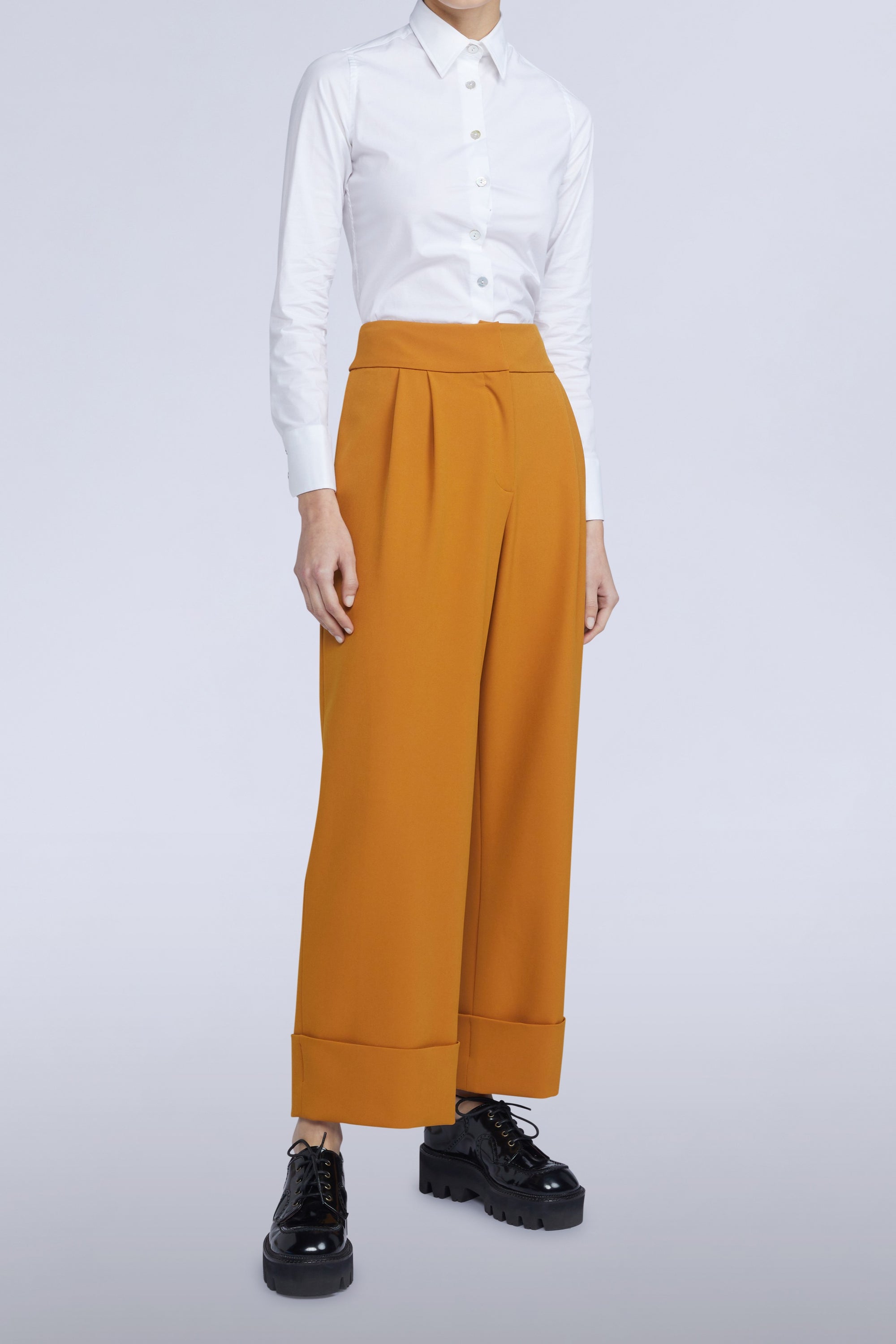 PANTALON AVEC REVERS