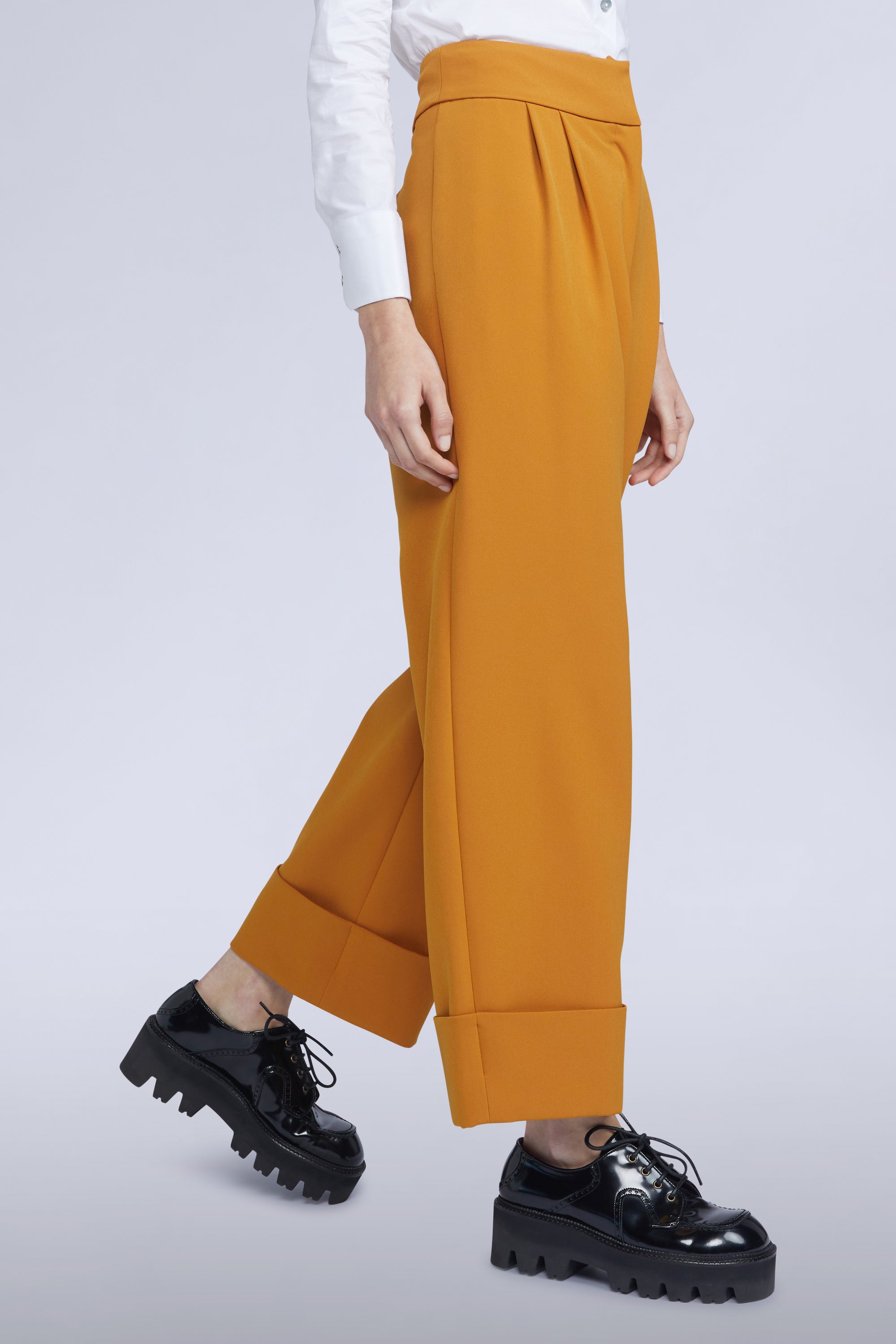 PANTALON AVEC REVERS