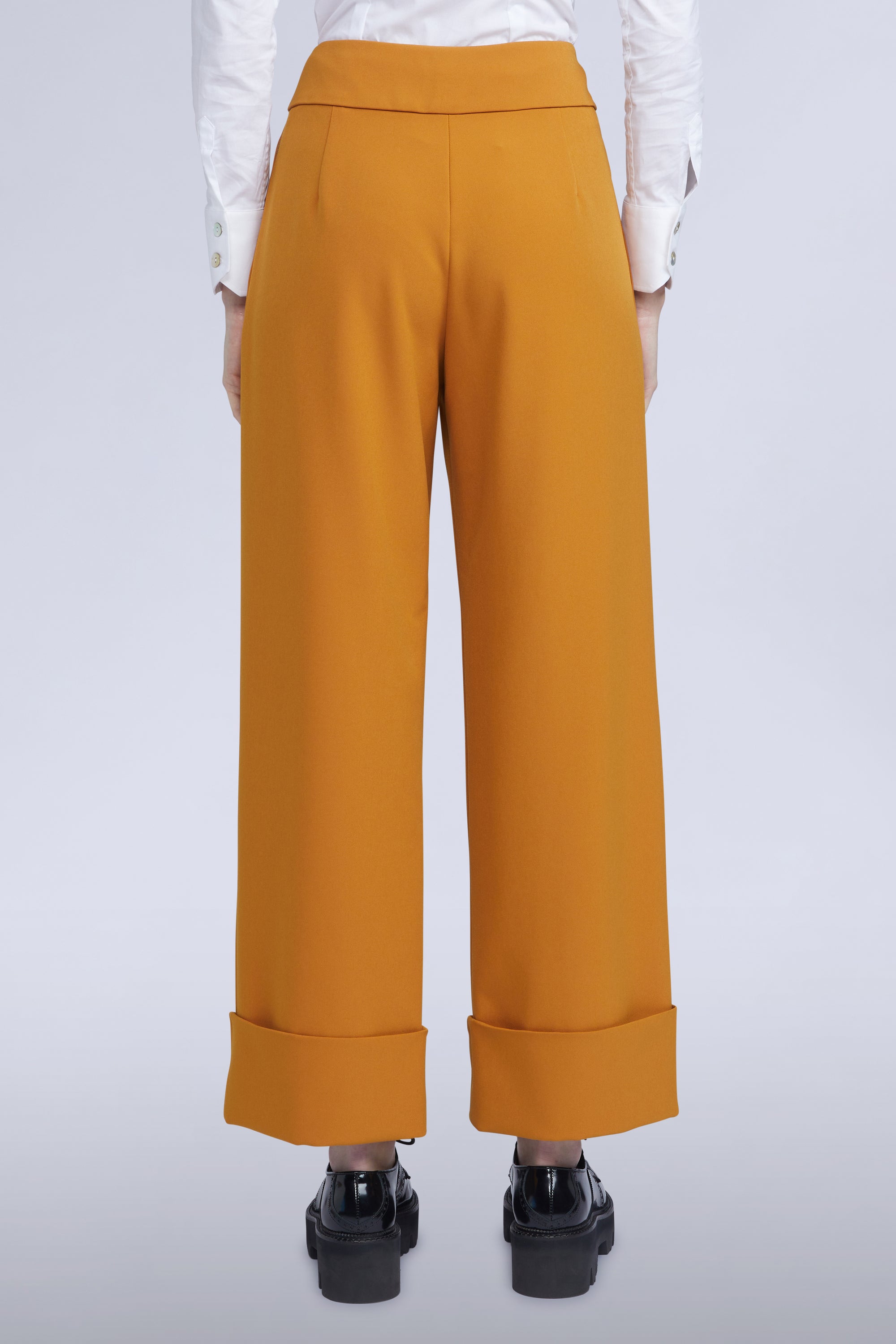 PANTALON AVEC REVERS
