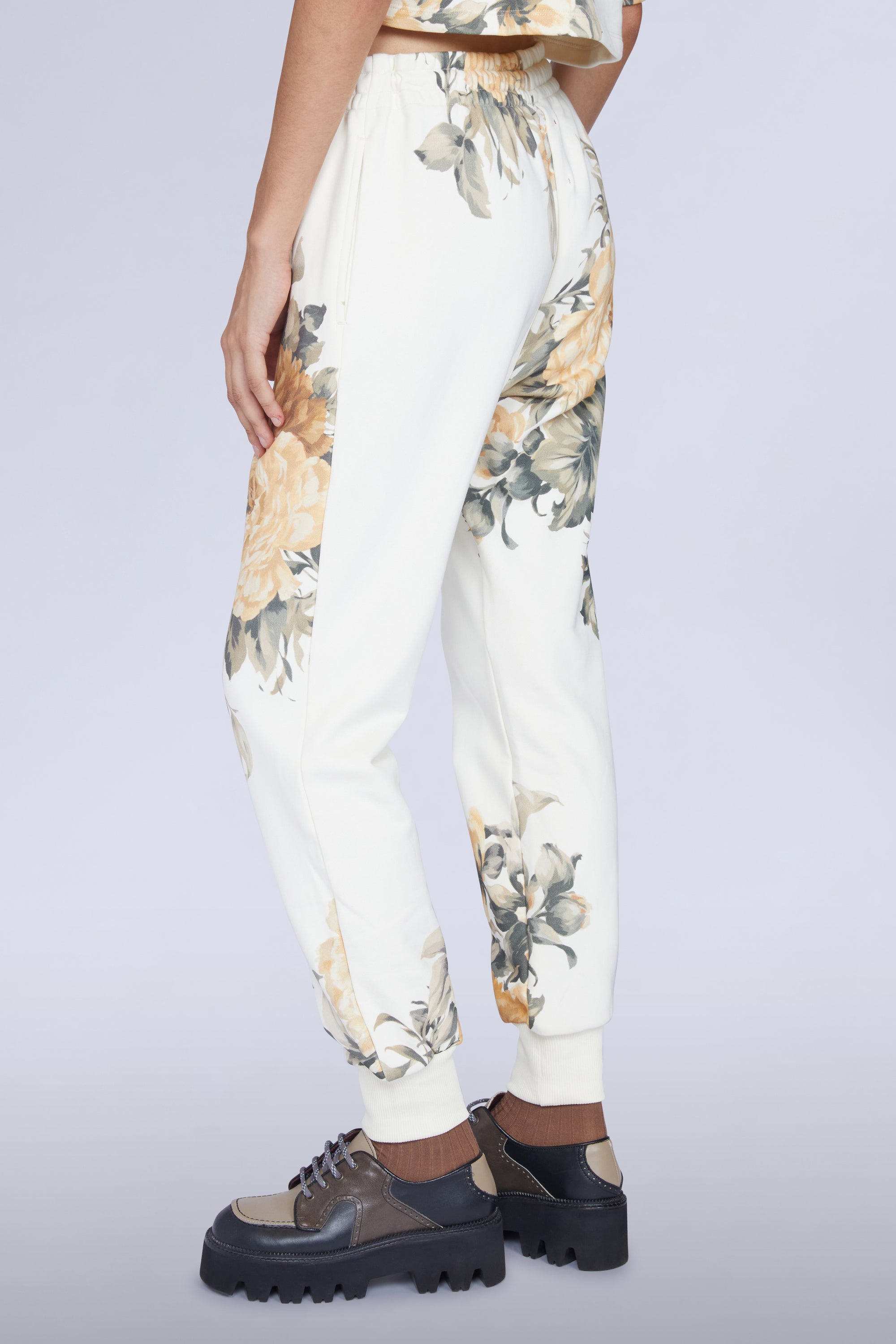 PANTALON BLANC AVEC REVERS
