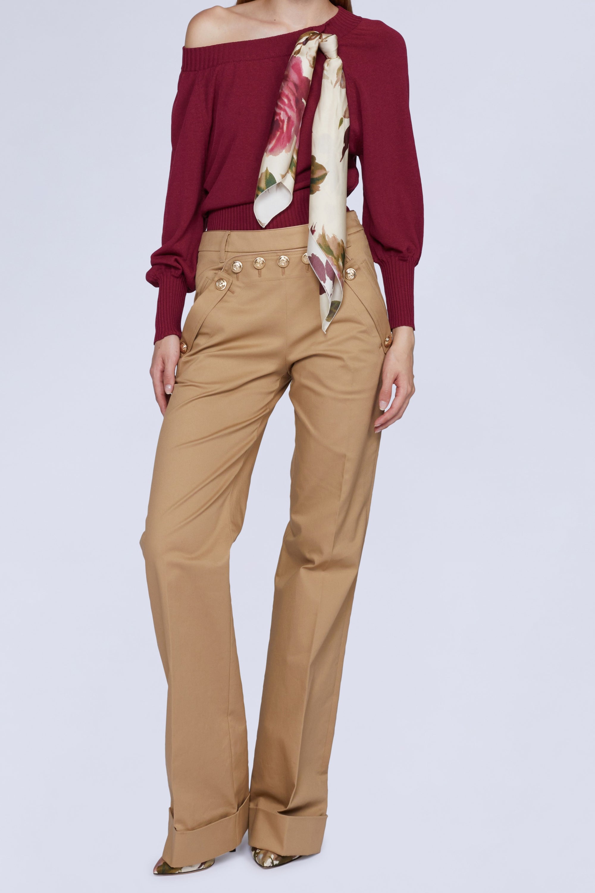 PANTALON AVEC BOUTONS