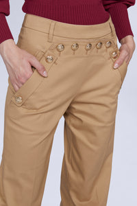 PANTALON AVEC BOUTONS