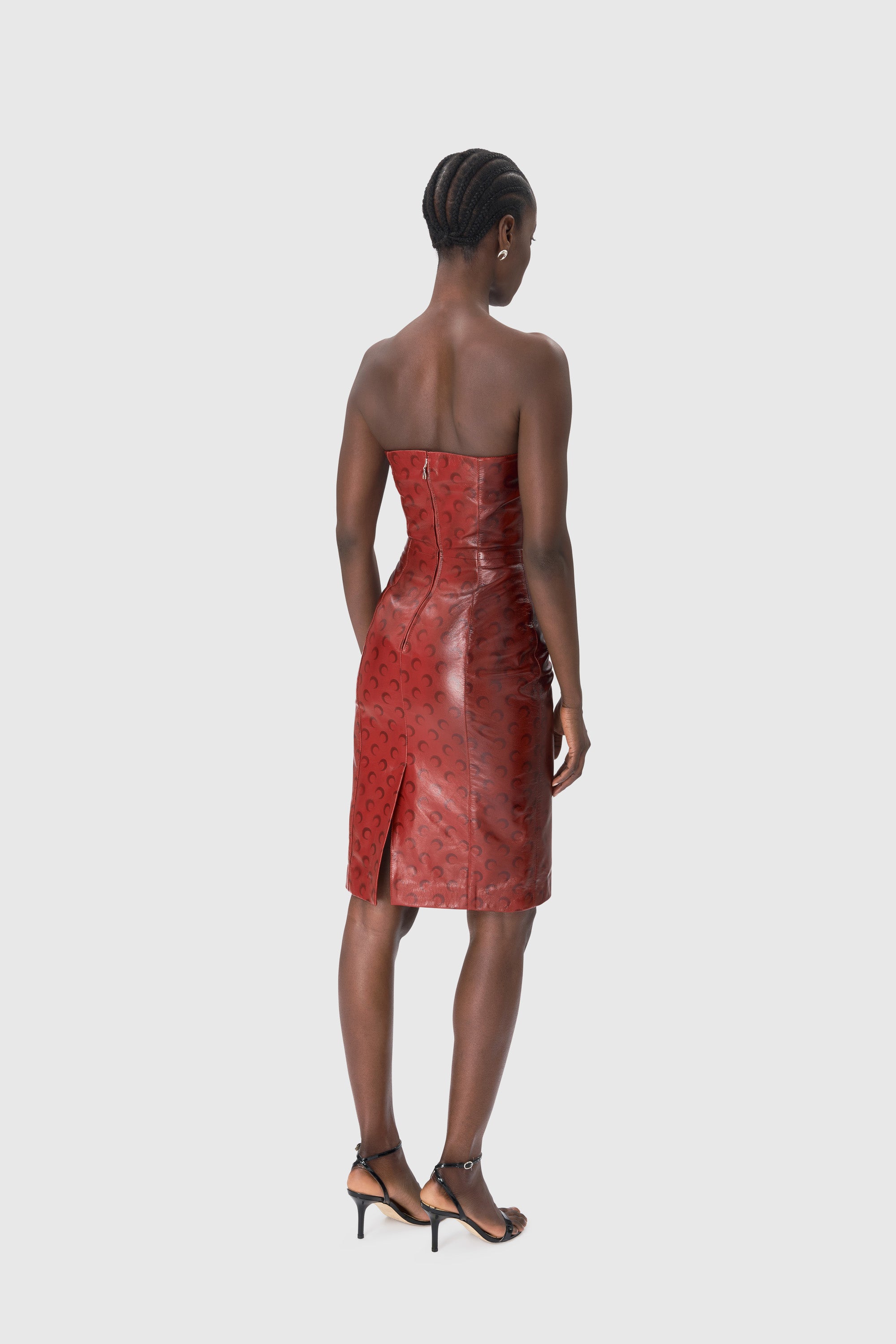 PRIX MARQUE : 620€_Red Robe - Red