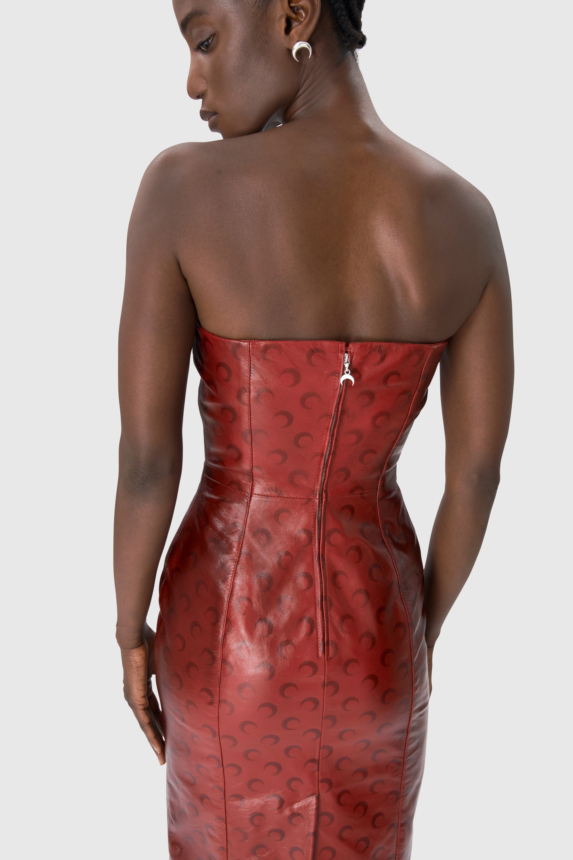 PRIX MARQUE : 620€_Red Robe - Red