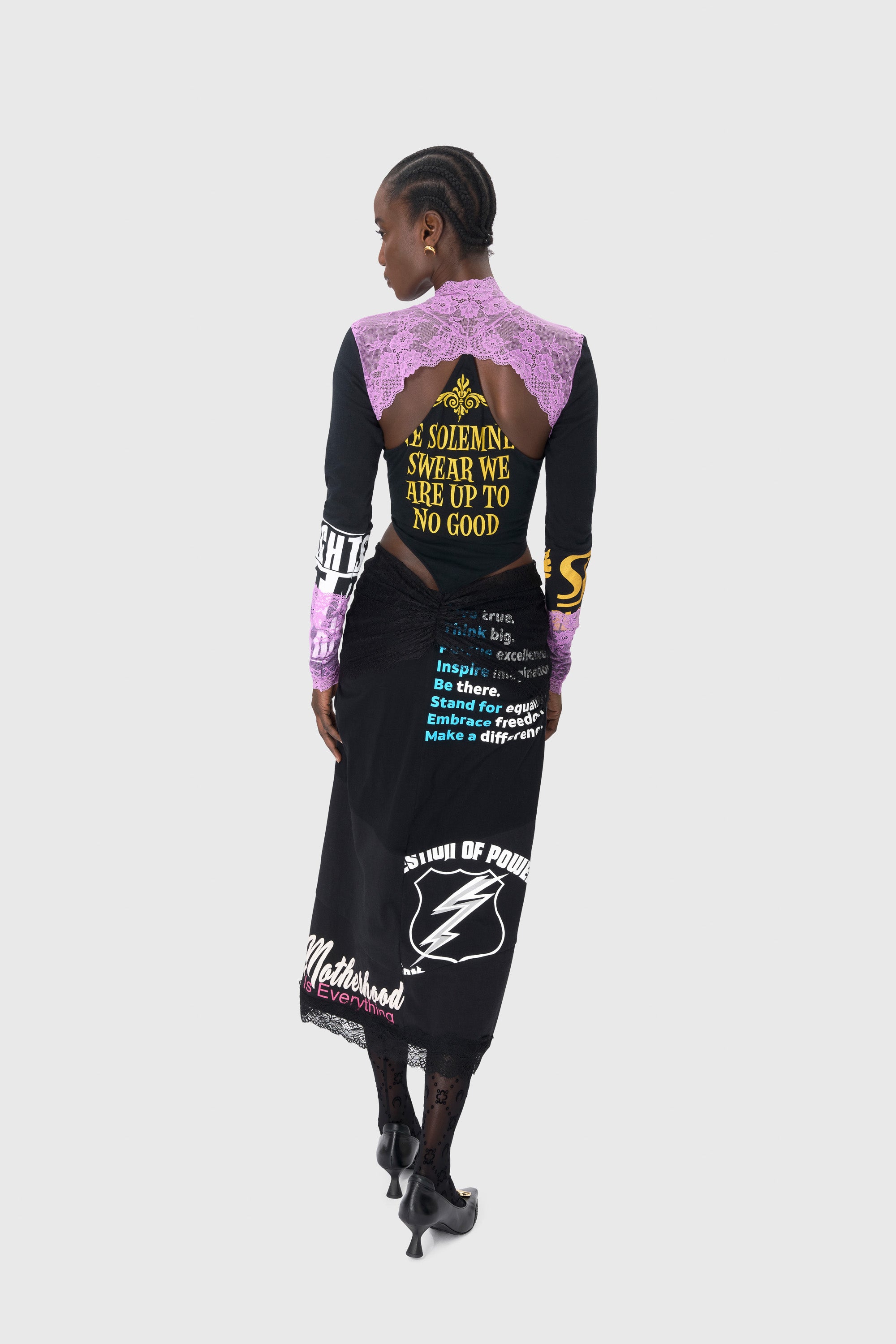 PRIX MARQUE : 490€_Black Robe - Black