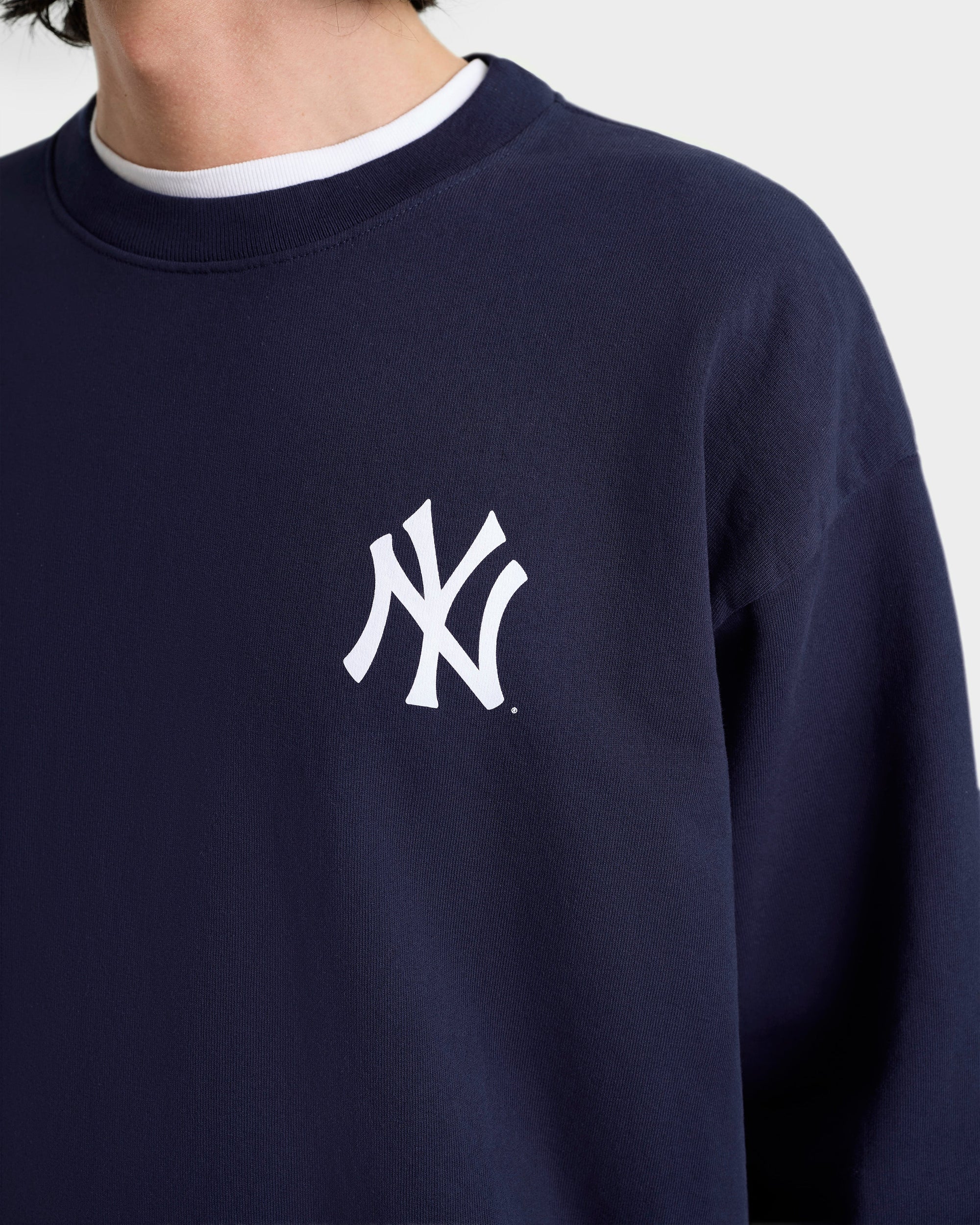 Pull à col rond Yankees Serif - Bleu marine/Blanc