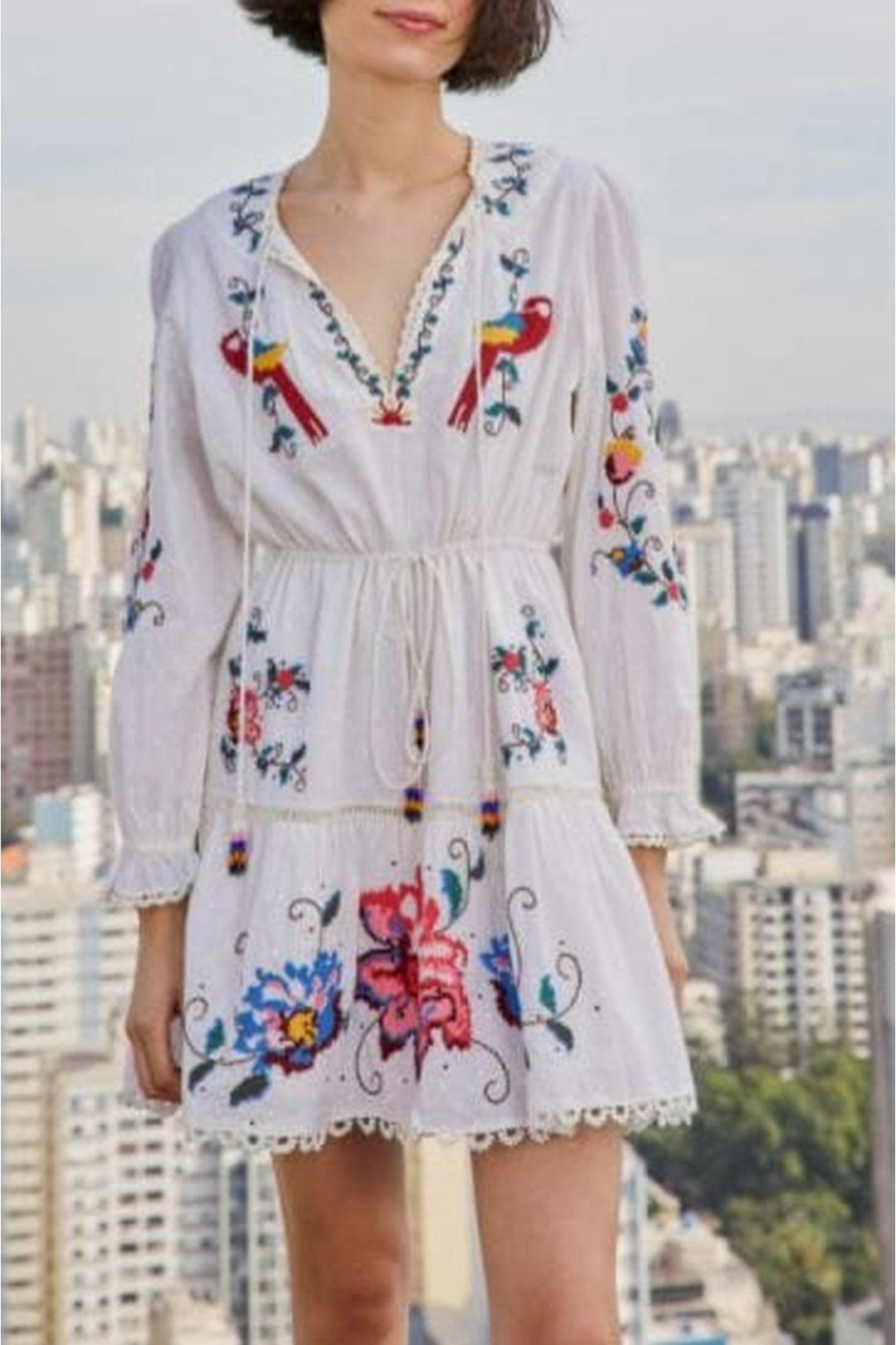 Robe courte Macaw brodée en coton - Blanc