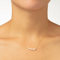 Aphrodite necklace adorned with pearls & set with a diamond - Rose Gold