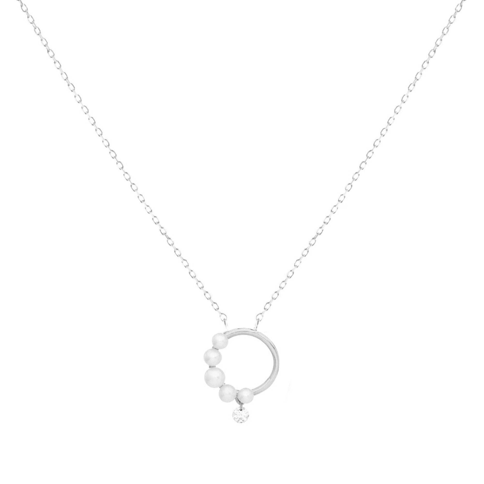 1qty RELIQUAT 590€/ QTY IN : 1-QTY OUT : 0- ST : 0% // Collier 5 perles et 1 diamant-Blanc