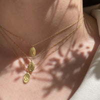 Collier Médaillon Lettre N serti d'un diamant - Or Jaune