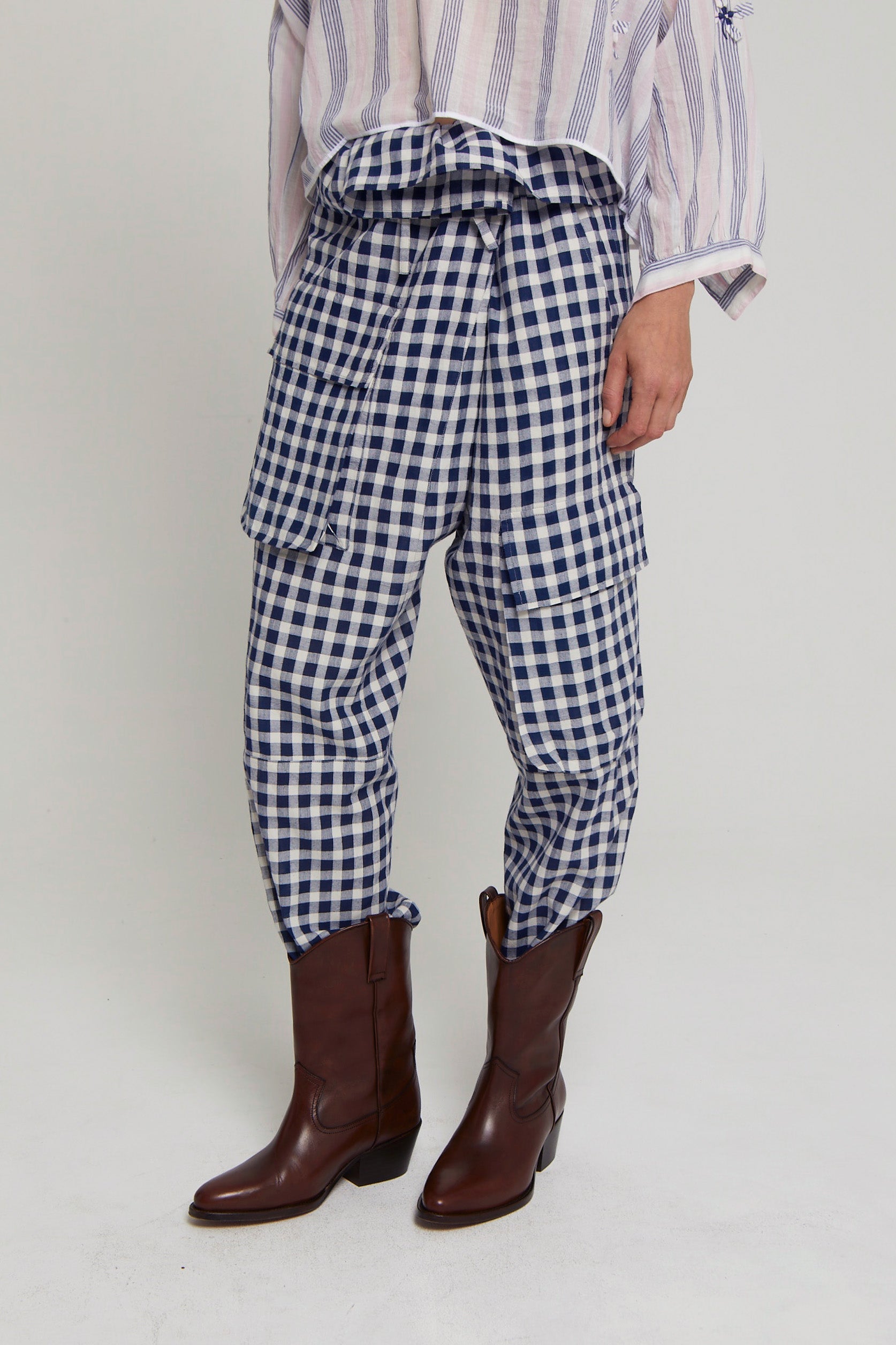 1_79€_WARNING_RED PANTS NICOBAR - Red