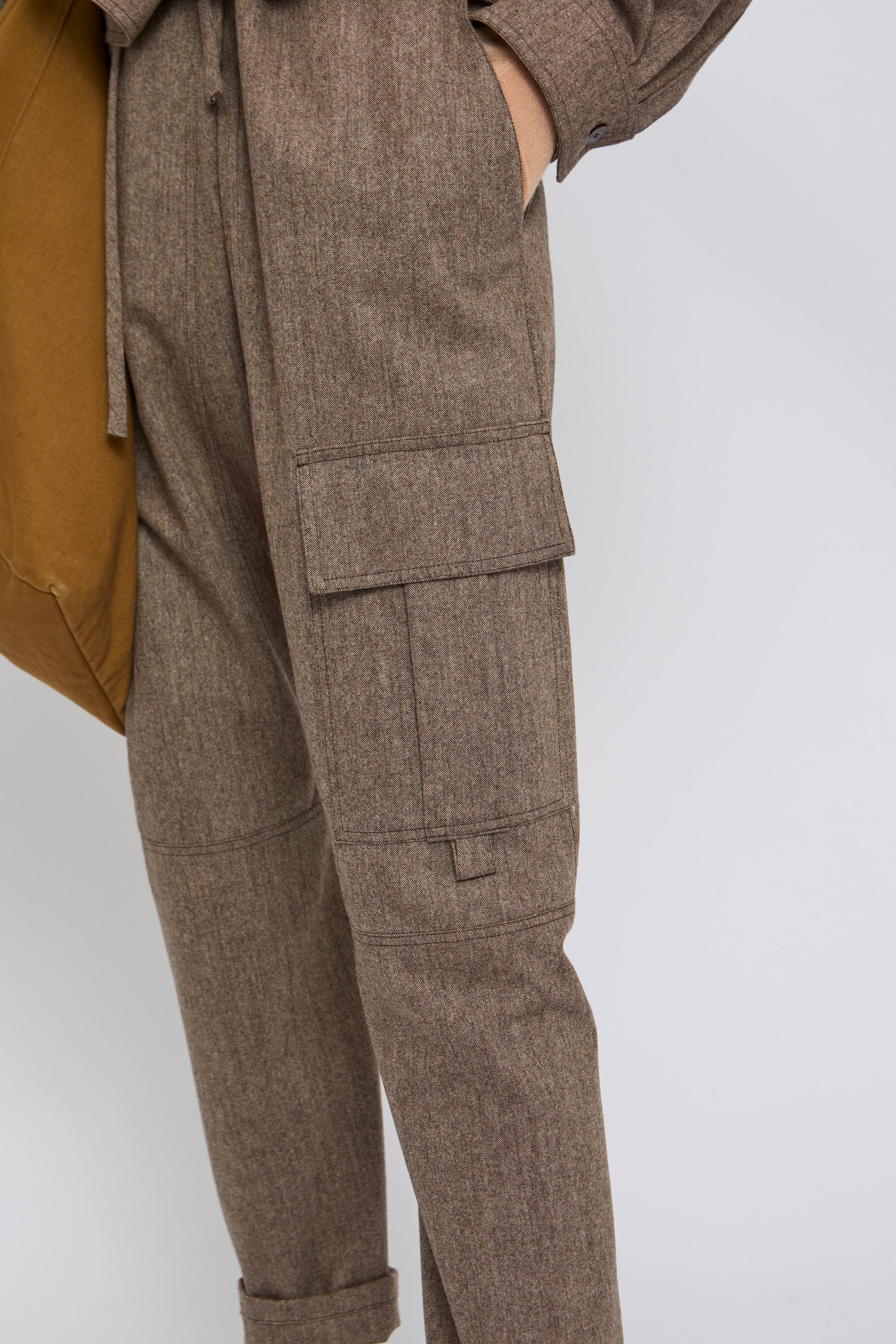Pantalon sarouel Nicobar en laine - Brown