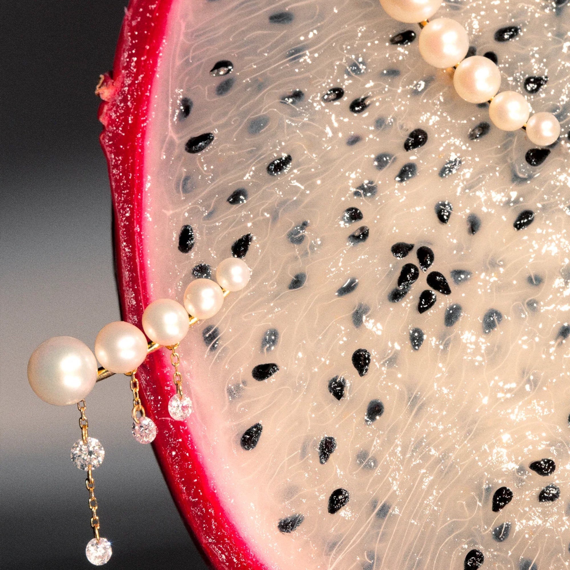 Mono puce Aphrodite ornée de perles & sertie de diamants - Or Blanc