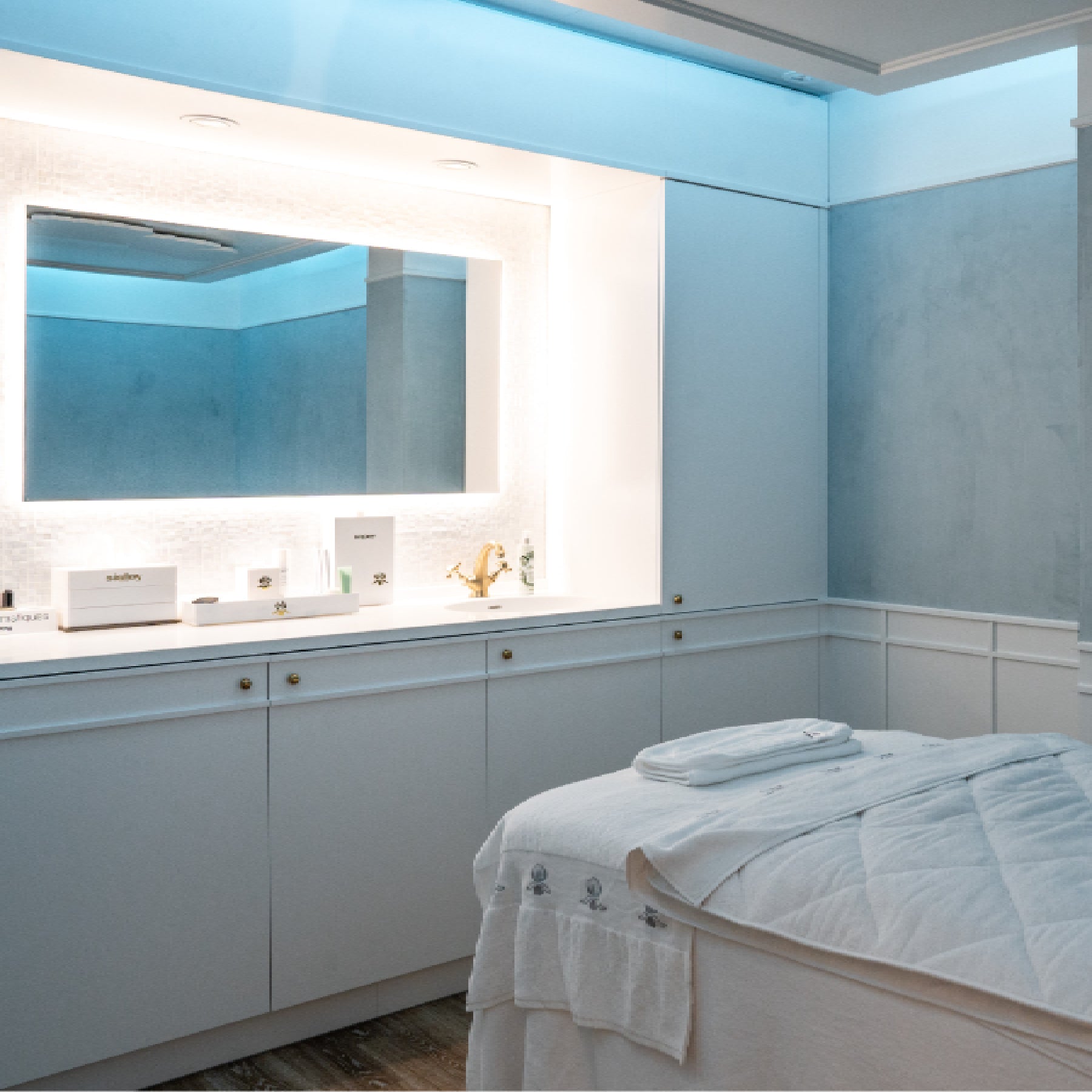 Le Soin Nettoyant Profond avec Jet Peel™ & LED 1H30