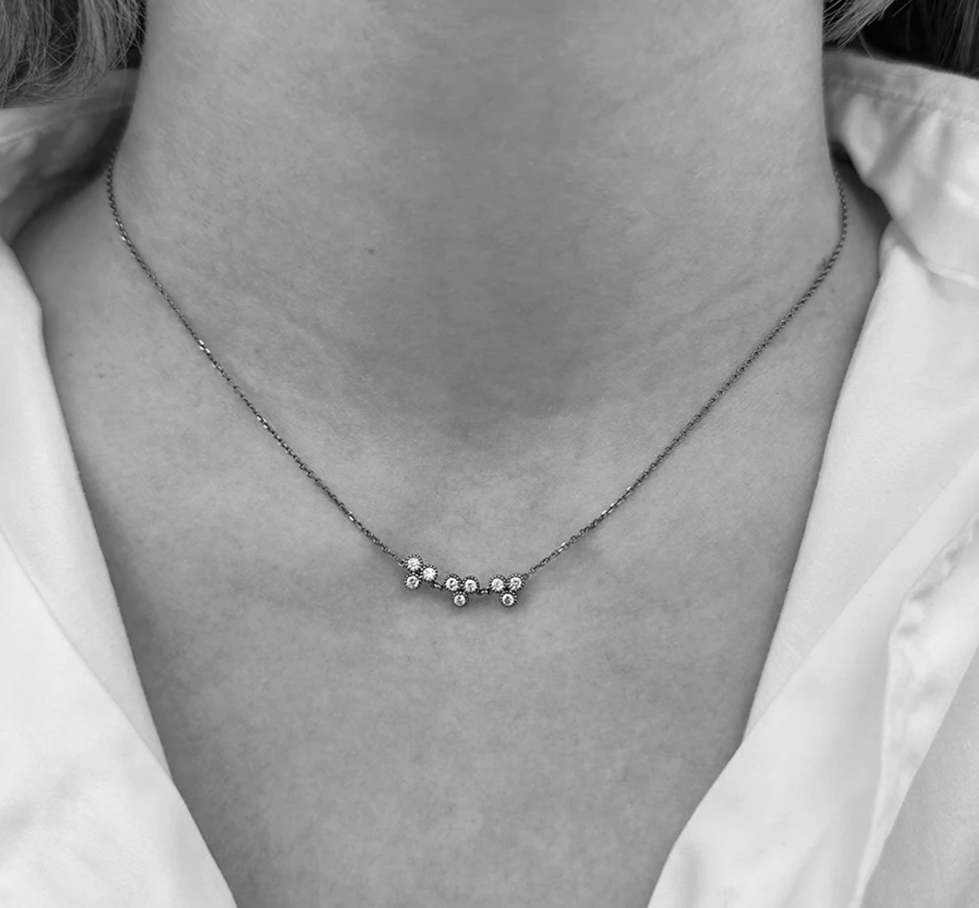 Collier Délicate en or noir 18K sertie de diamants - Or noir