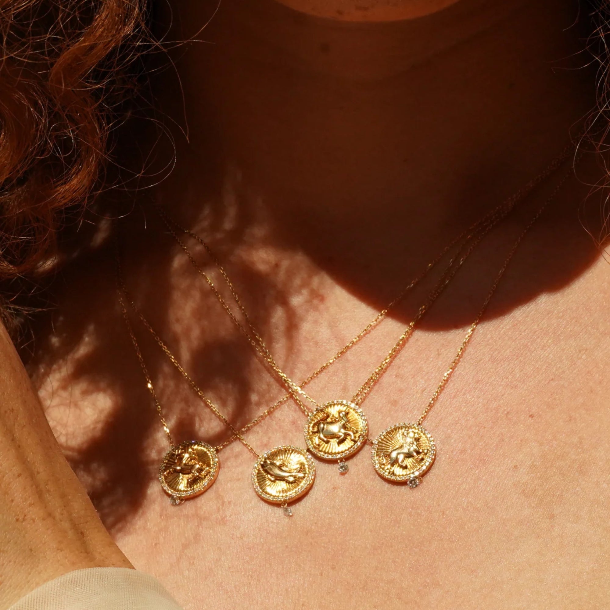 Collier Céleste Médaillon Capricorne serti de diamants - Or Jaune