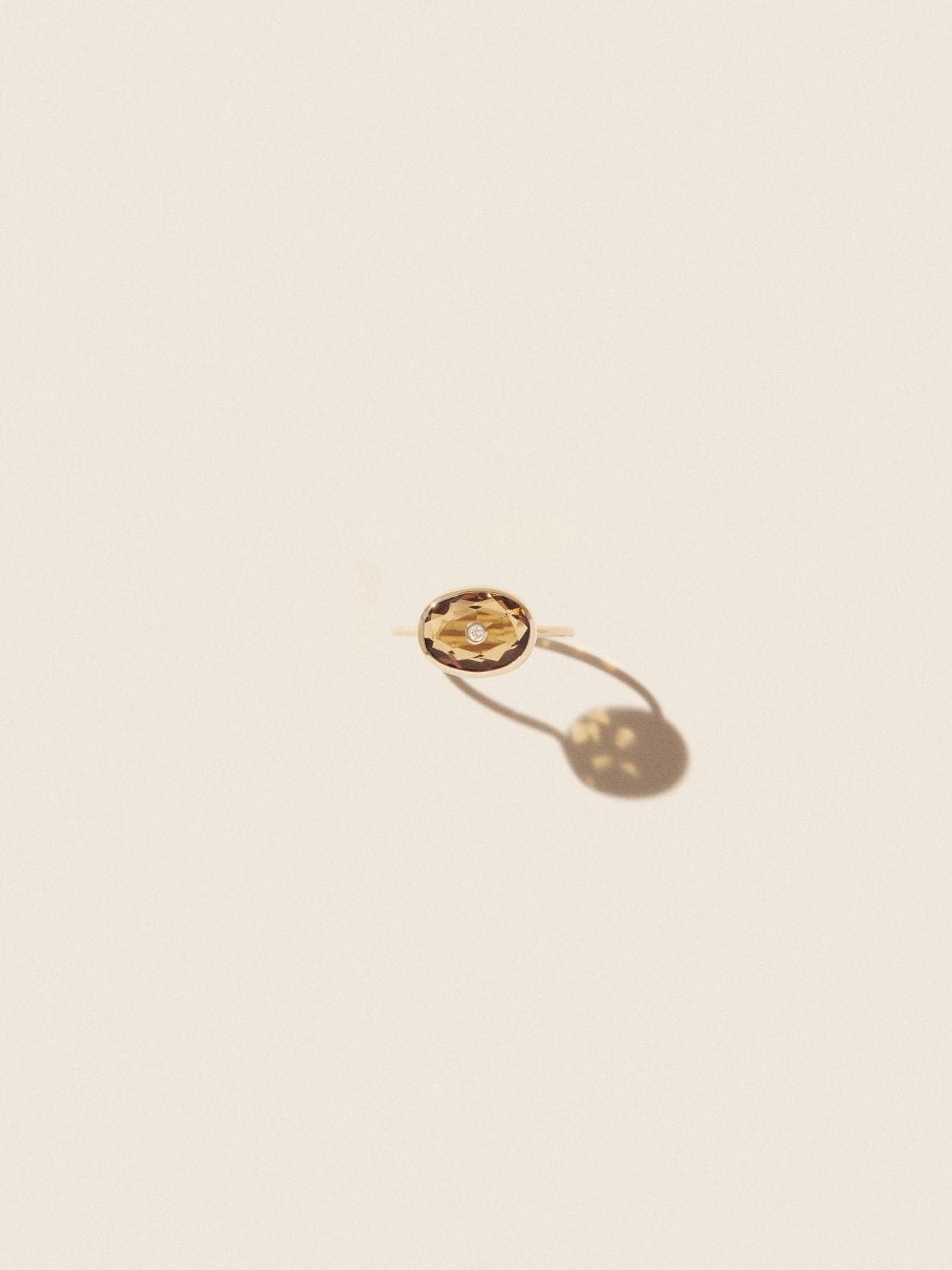 Orso ring in yellow gold set with diamonds - Honey Quartz