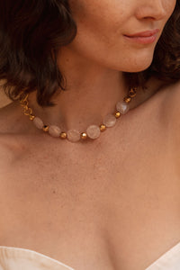 Collier Round & Chain doré à l'or fin et Quartz - Rose