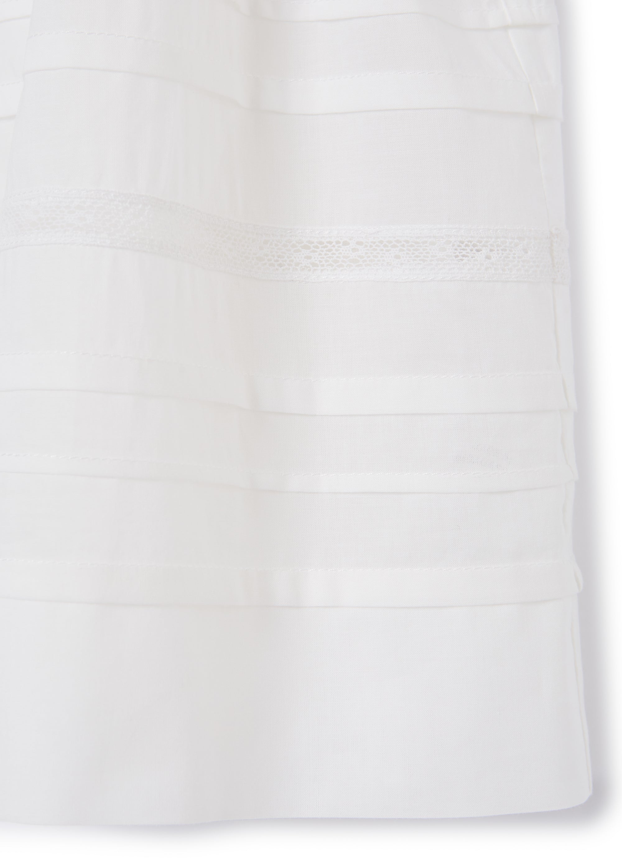 vestito bianco con maniche lunghe