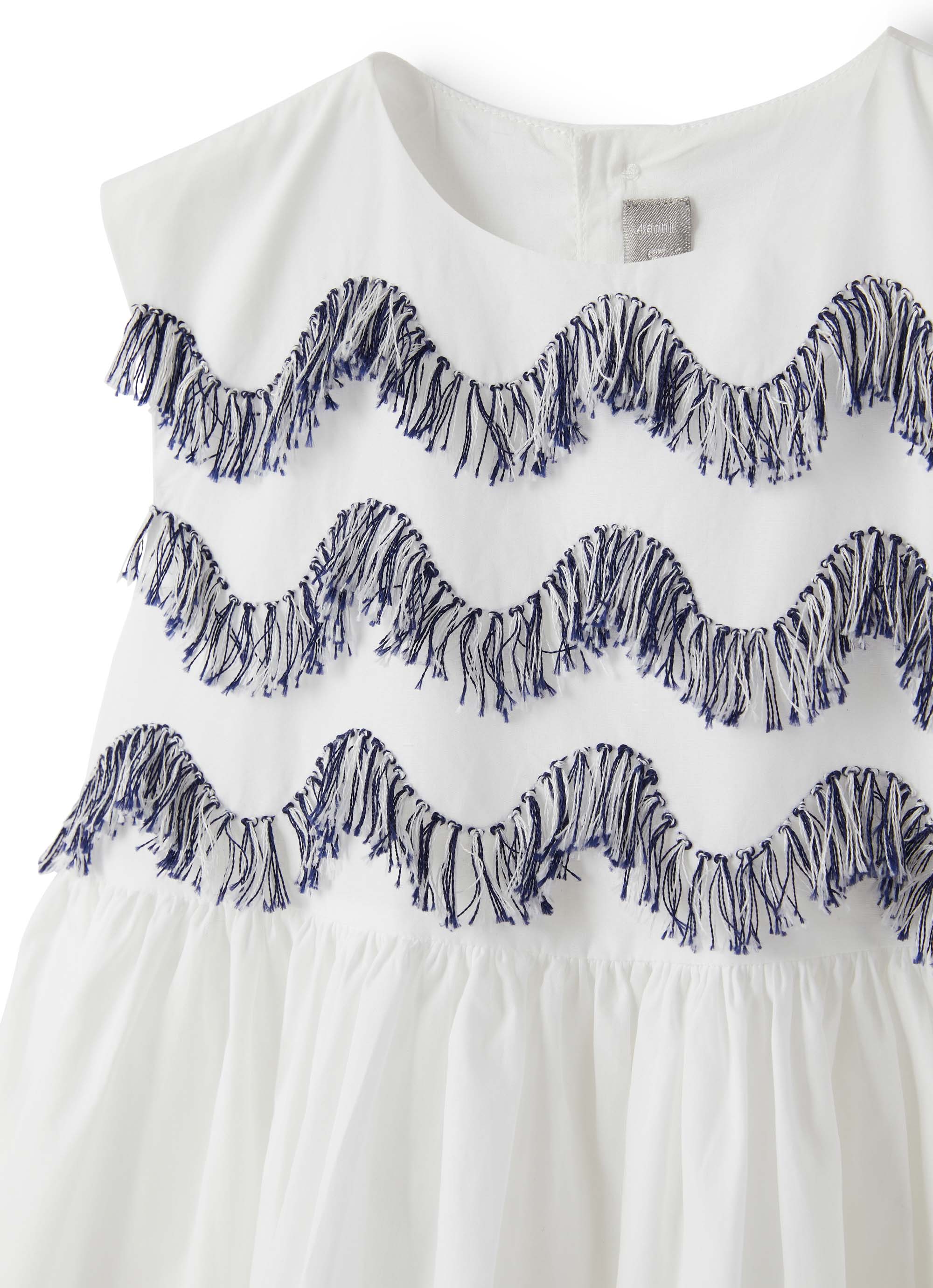 vestito smanicato con ricamo fatto a mano