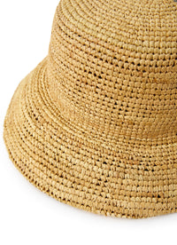 Cappello in rafia intrecciata