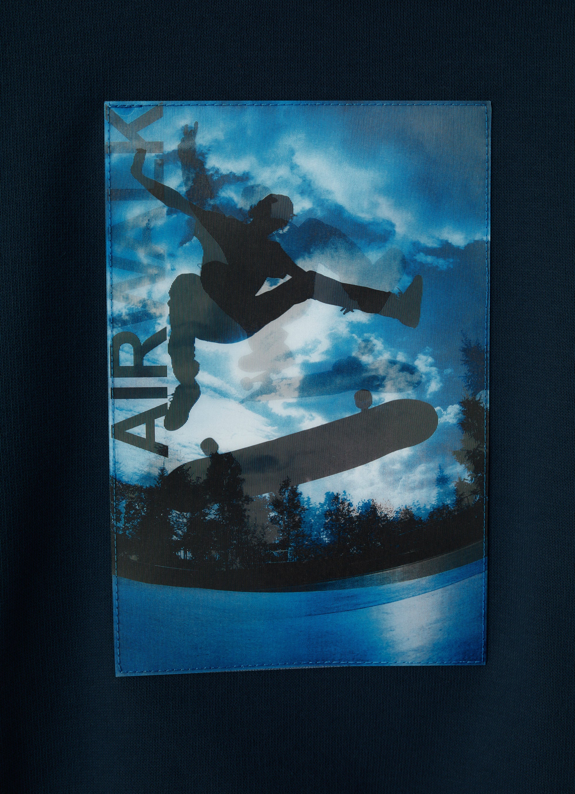 Blue sweatshirt with lenticular print