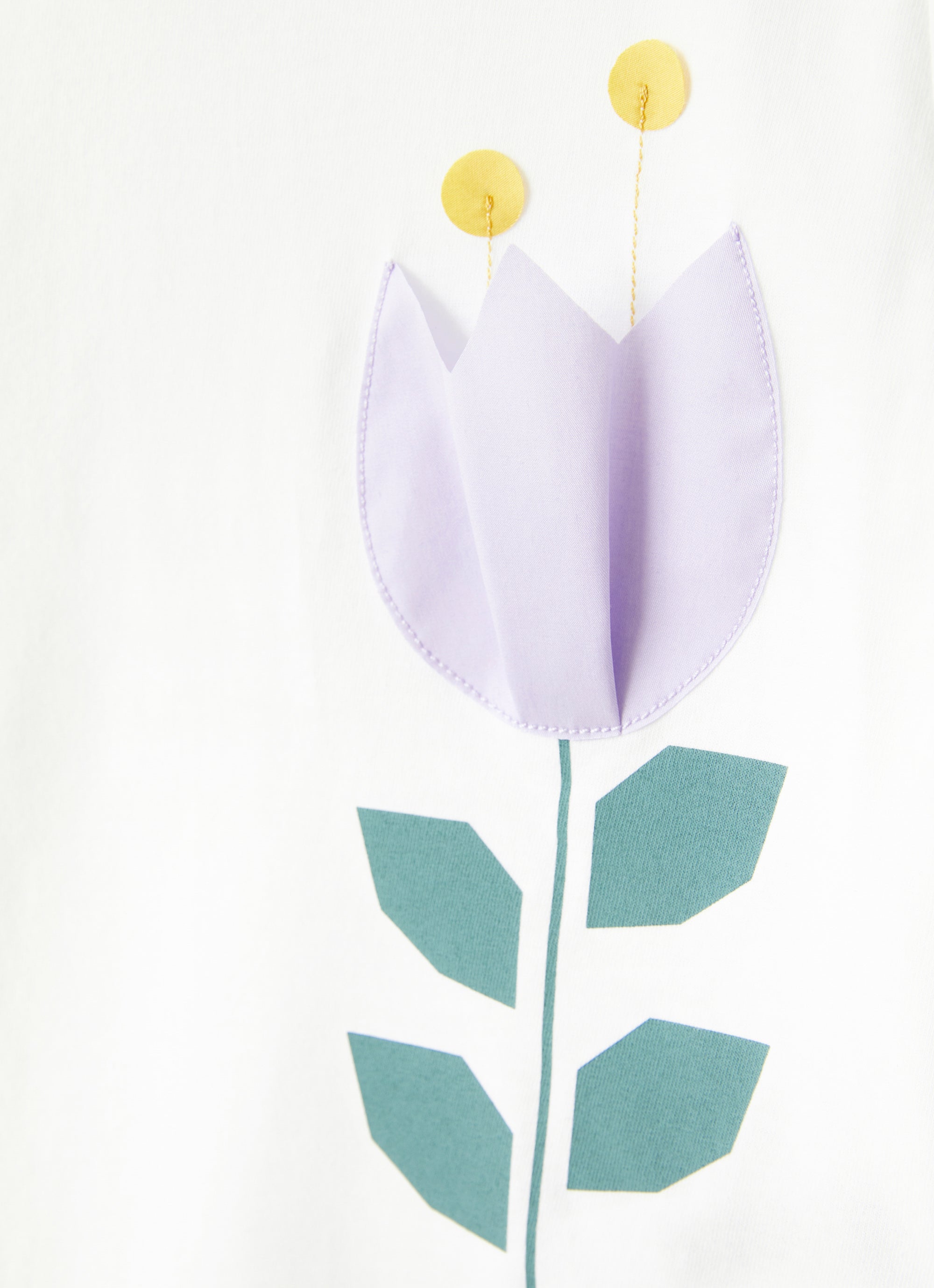 White T-shirt with applied tulip